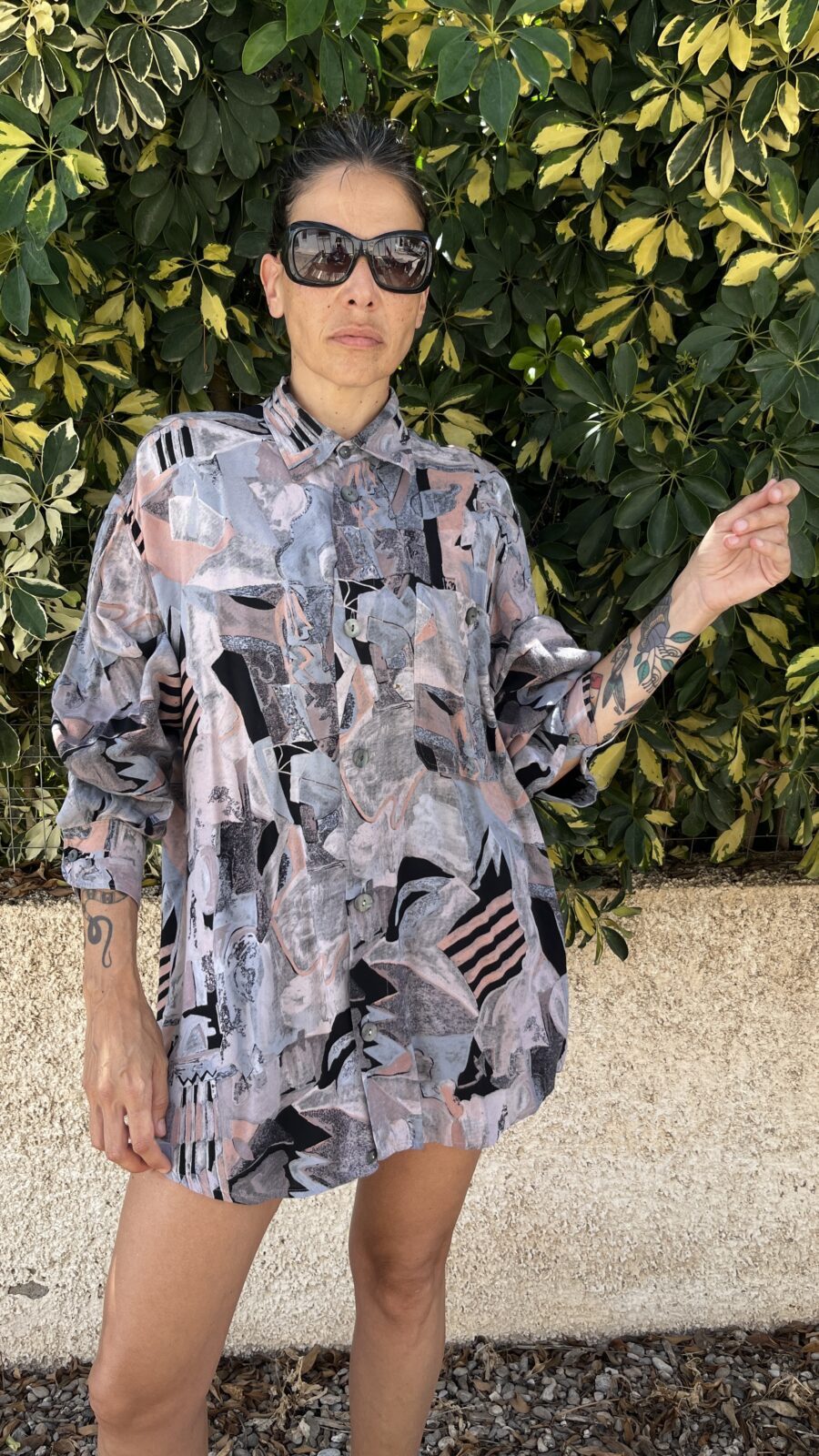 Camisa Vintage Unisex “Haupt” de Estampado Abstracto en Tonos Pastel – Años 80 - Imagen 2