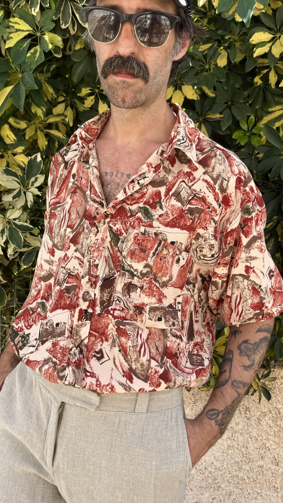 Camisa vintage Unisex Española Netex con Estampado Abstracto en Tonos Tierra - Imagen 5