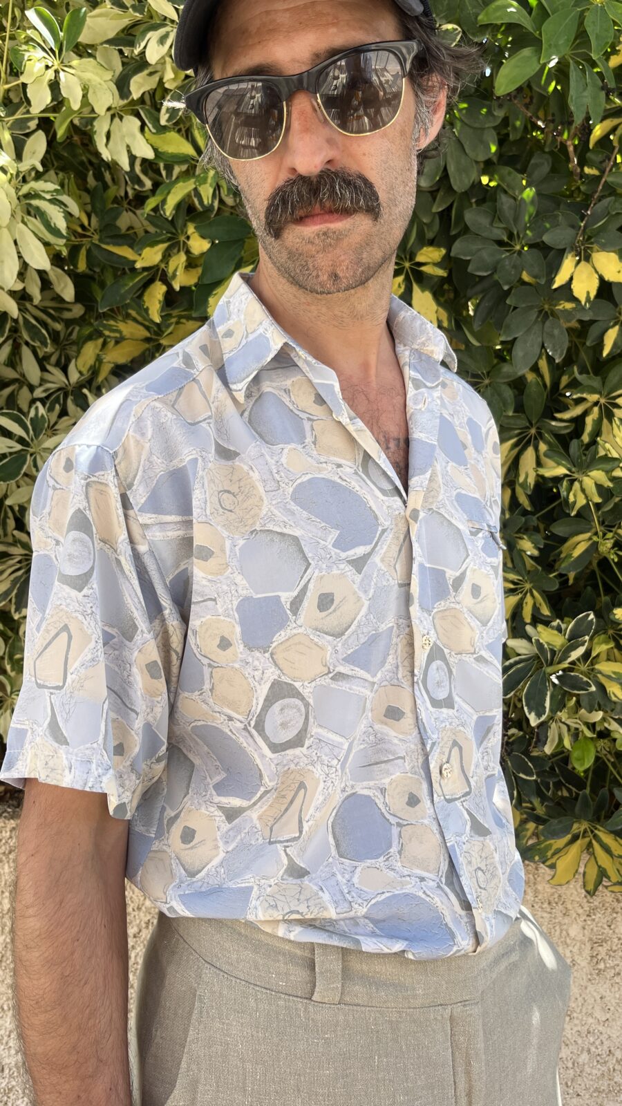Camisa Unisex Vintage Jabato con Estampado Geométrico – Años 80 - Imagen 3