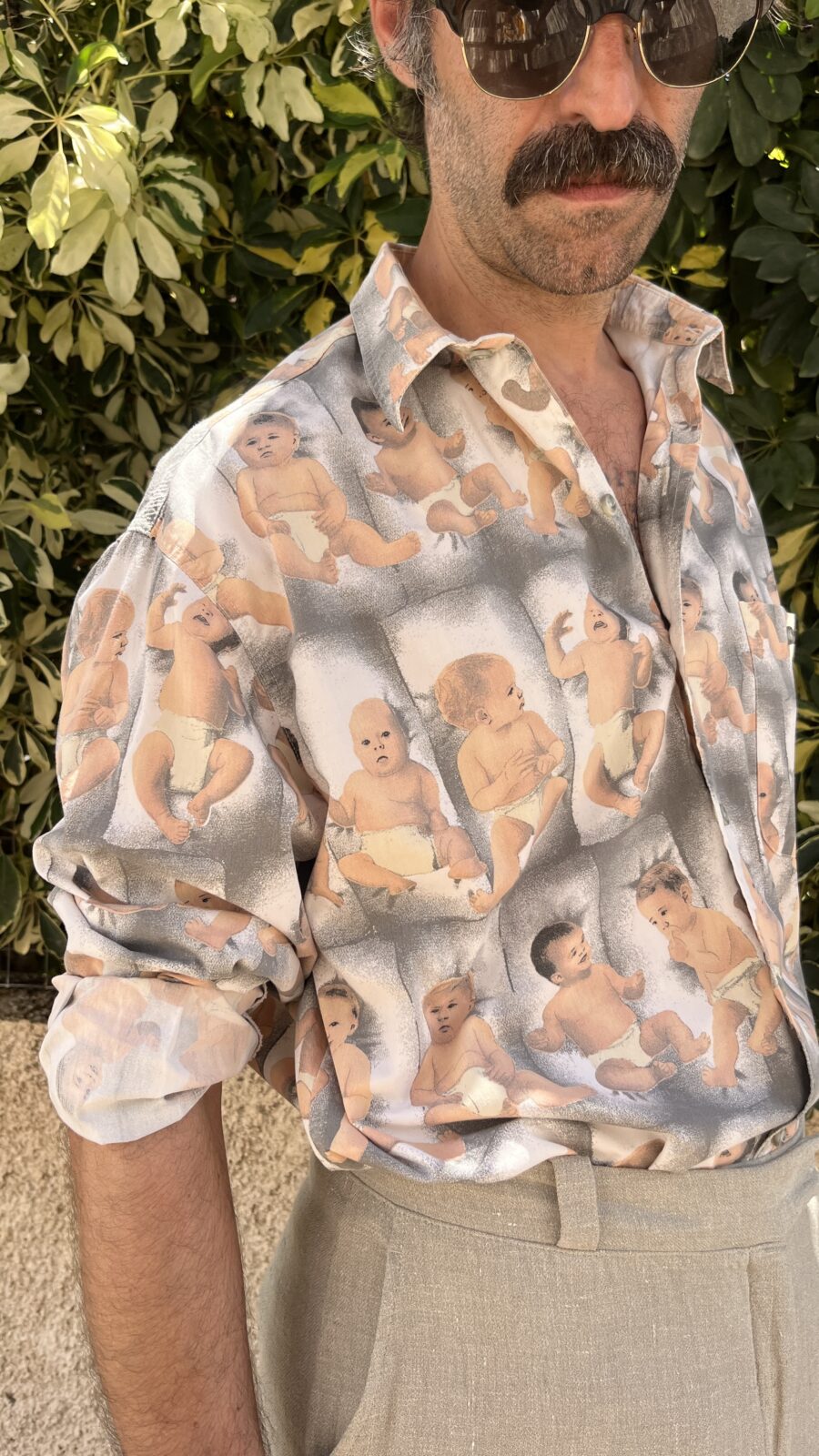 Camisa Unisex Vintage Años 80 con Estampado de Bebés – Made in Spain - Imagen 6