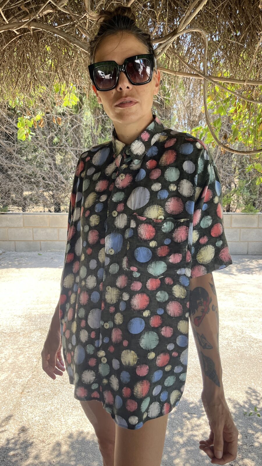 Camisa Vintage Años 80 "Snooker" con Estampado de Círculos Multicolor - Imagen 3