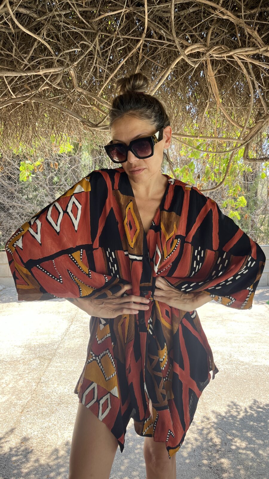 Camisa Oversize Vintage "Cora" con Estampado Étnico en Tonos Tierra - Imagen 4
