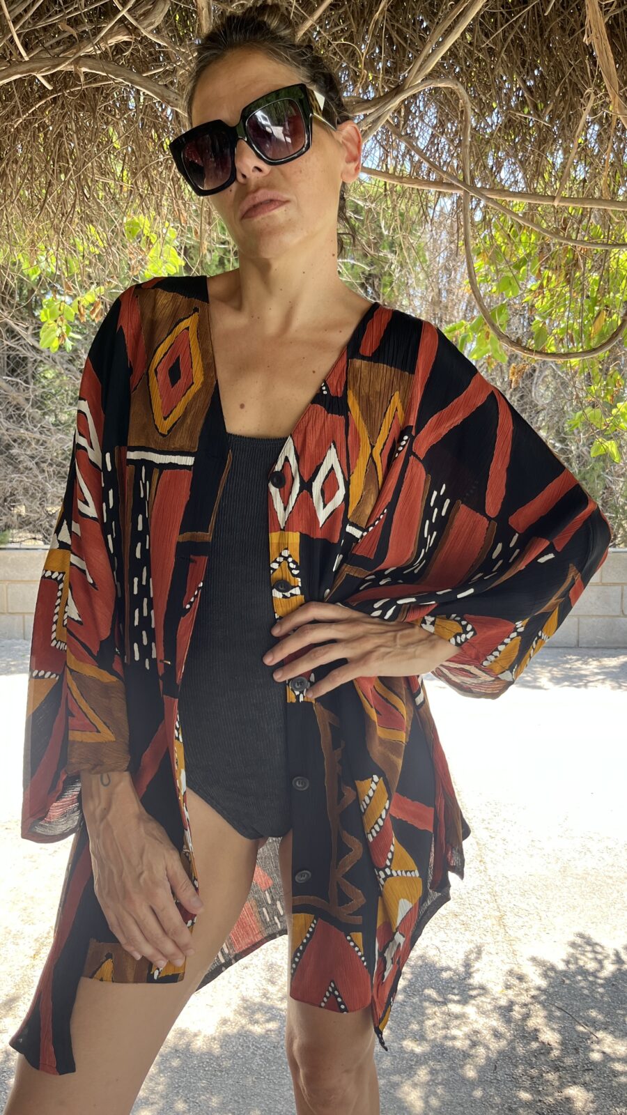 Camisa Oversize Vintage "Cora" con Estampado Étnico en Tonos Tierra - Imagen 7