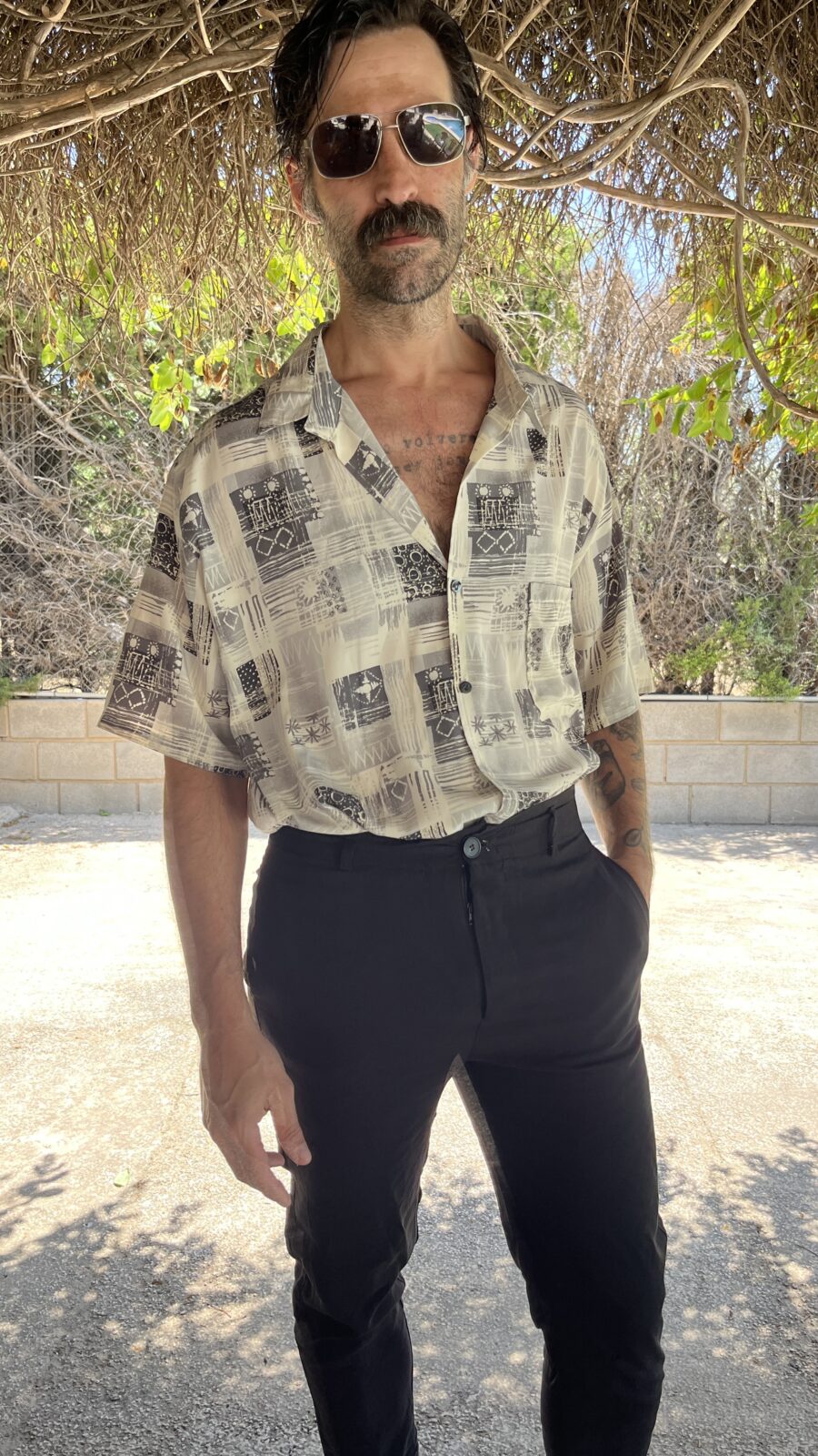 Camisa Vintage Años 80 con Estampado Abstracto en Tonos Grises - Imagen 2