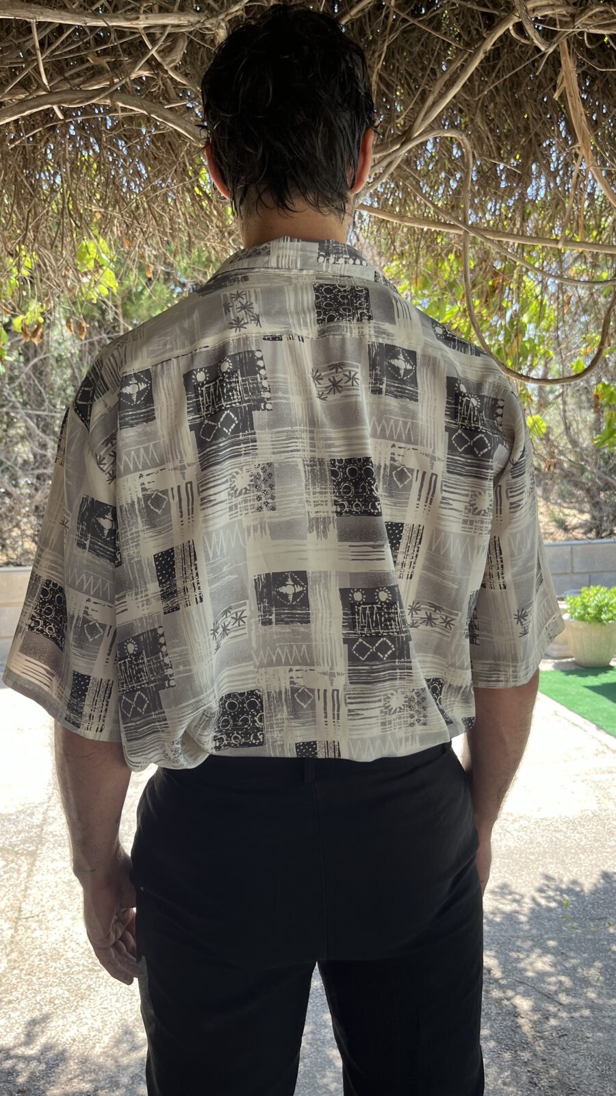 Camisa Vintage Años 80 con Estampado Abstracto en Tonos Grises - Imagen 8