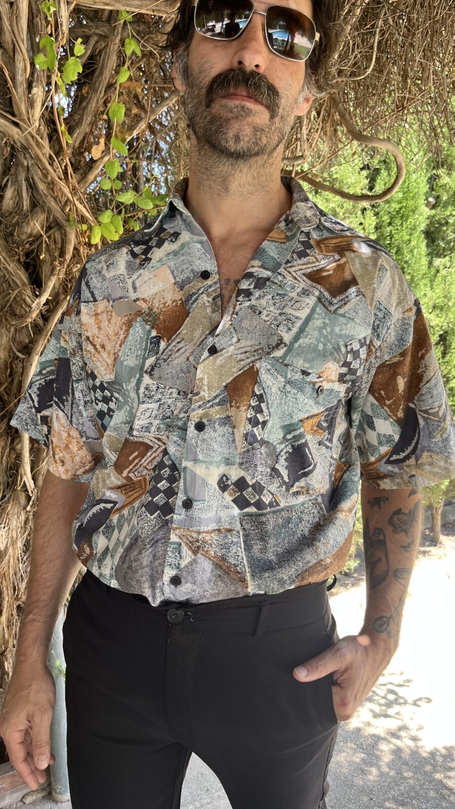Camisa Vintage Estilo Patchwork Abstracto - Imagen 2