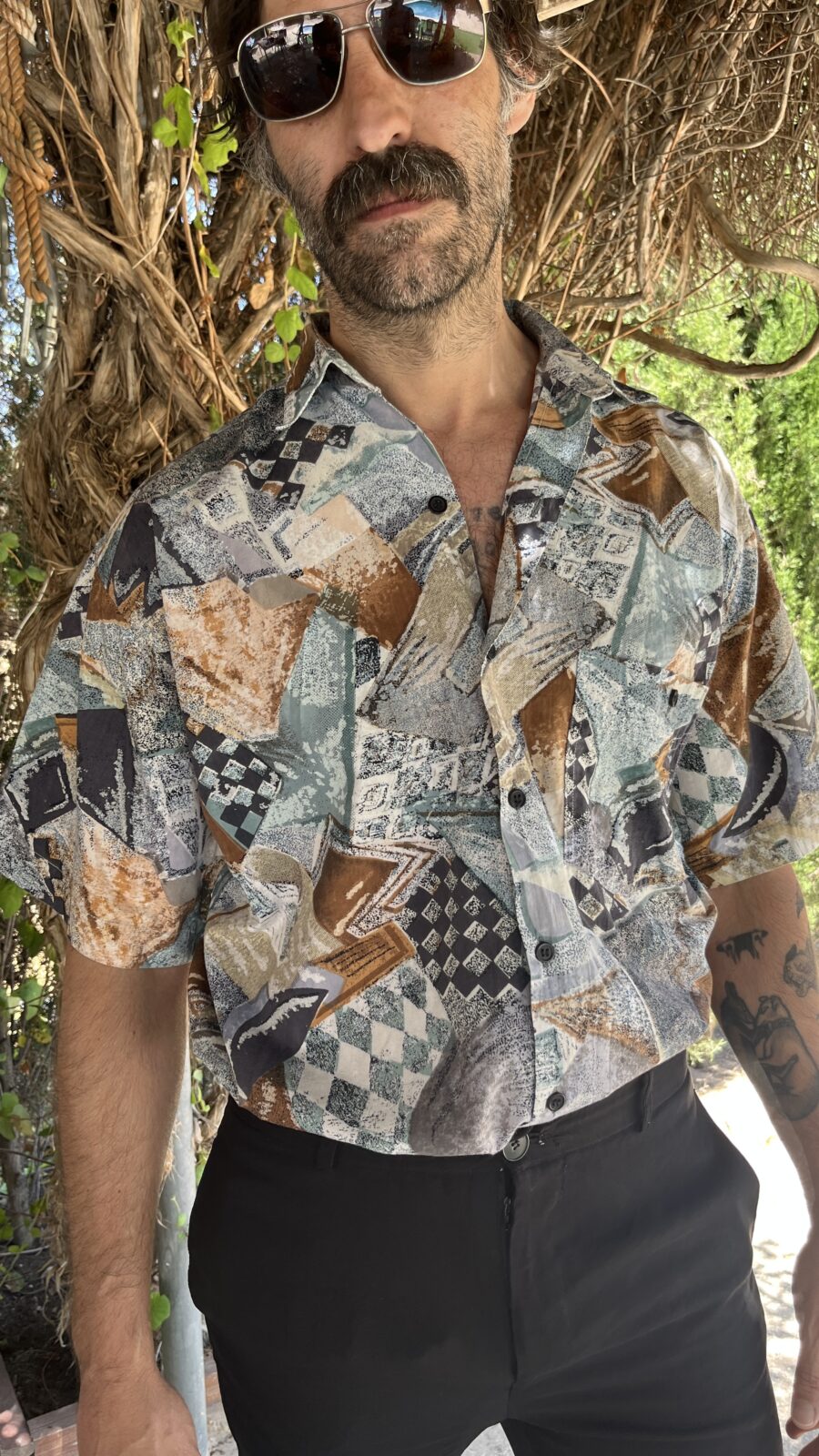 Camisa Vintage Estilo Patchwork Abstracto - Imagen 6
