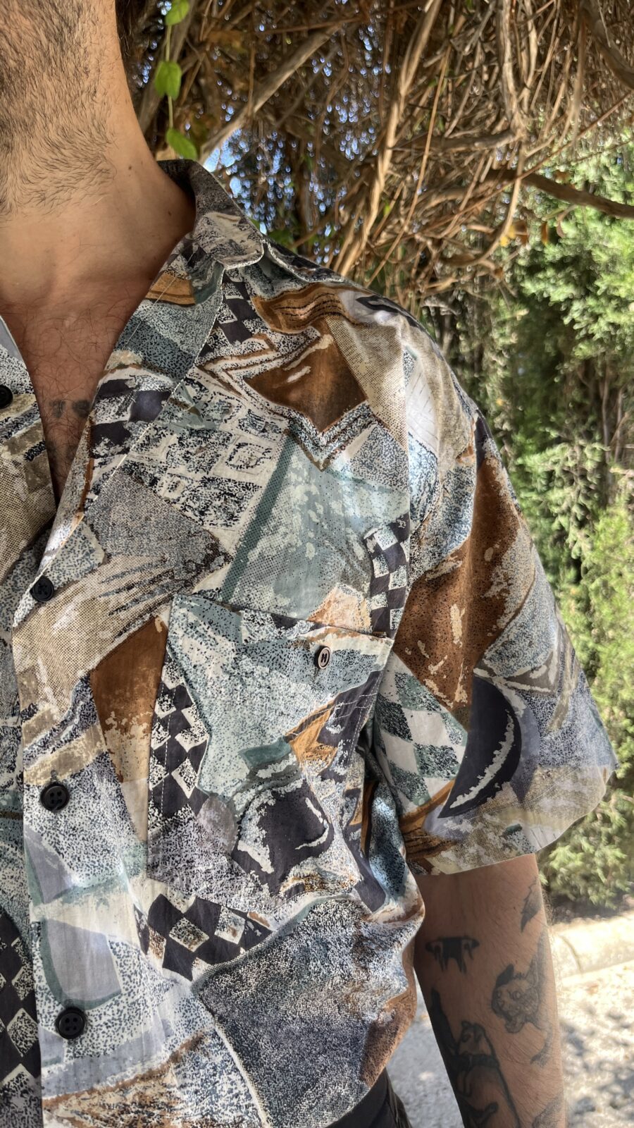 Camisa Vintage Estilo Patchwork Abstracto - Imagen 8