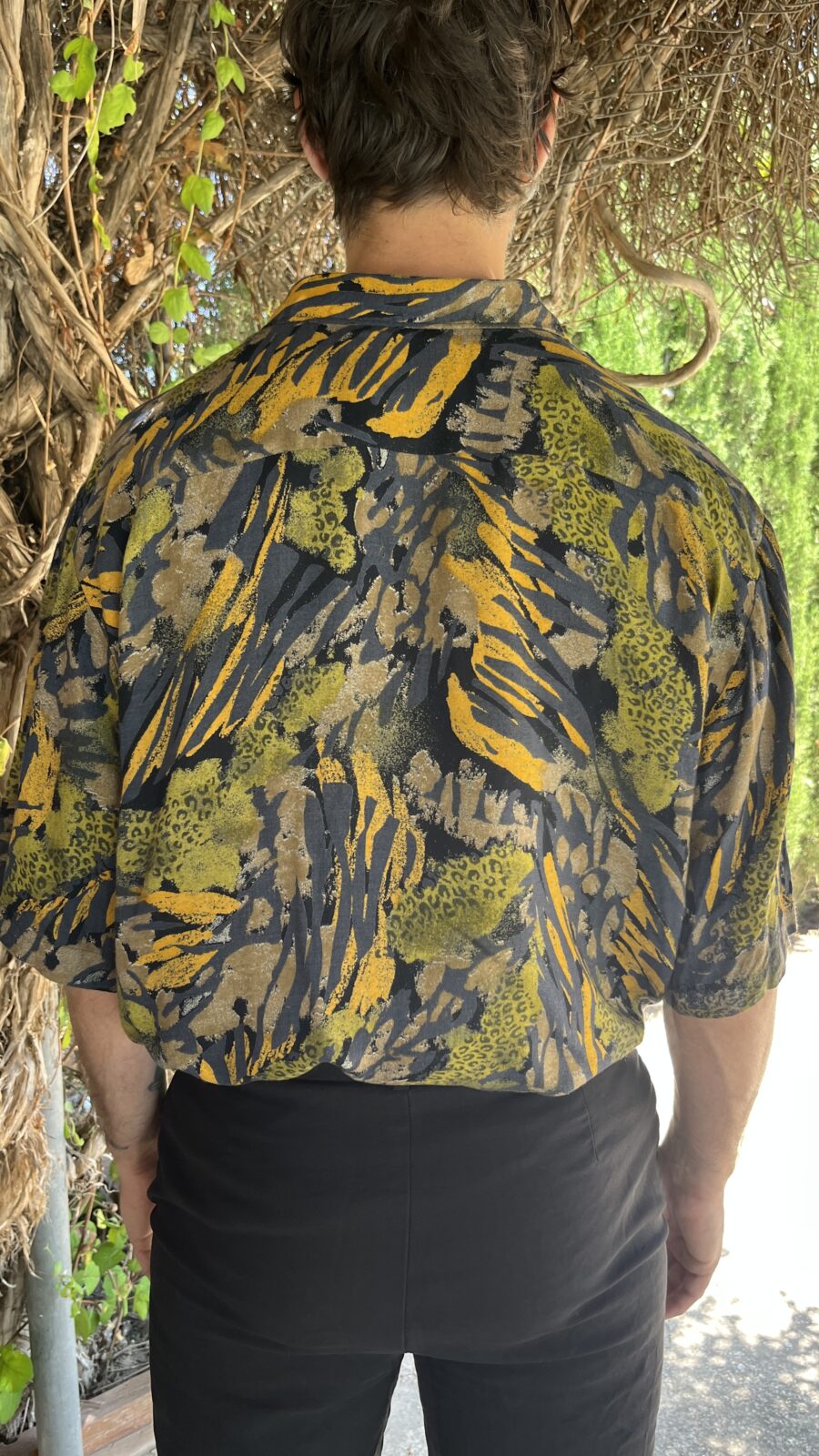 Camisa Vintage con Estampado Animal Print en Tonos Tierra - Imagen 6