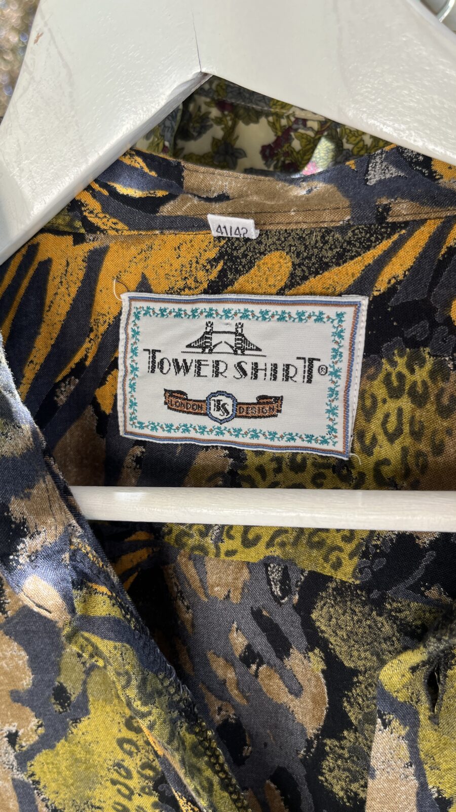 Camisa Vintage con Estampado Animal Print en Tonos Tierra - Imagen 13
