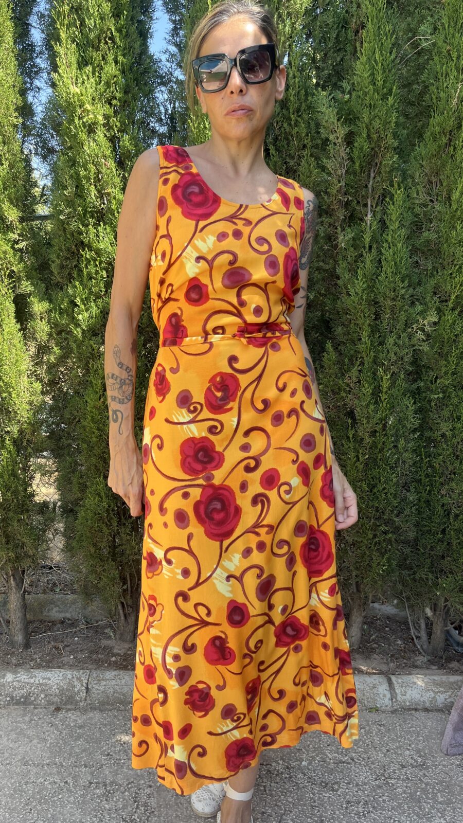 Vestido Vintage Años 90 de Viscosa con Estampado de Rosas Rojas y Lazo Trasero - Imagen 13