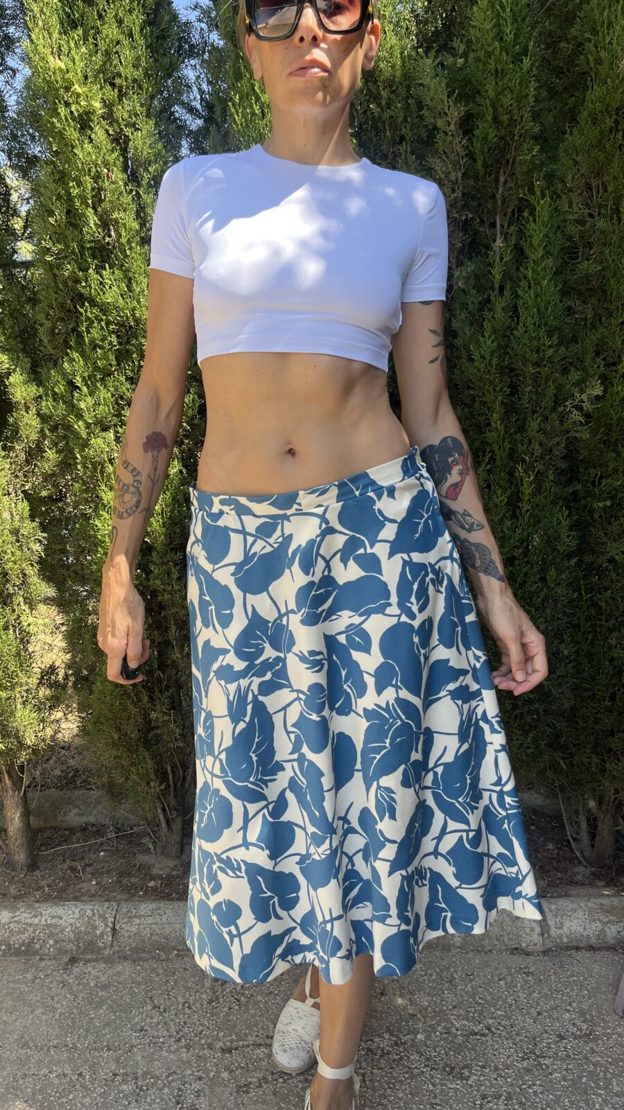 Falda Vintage Años 70 con Estampado Floral Azul y Forro Interior - Imagen 6