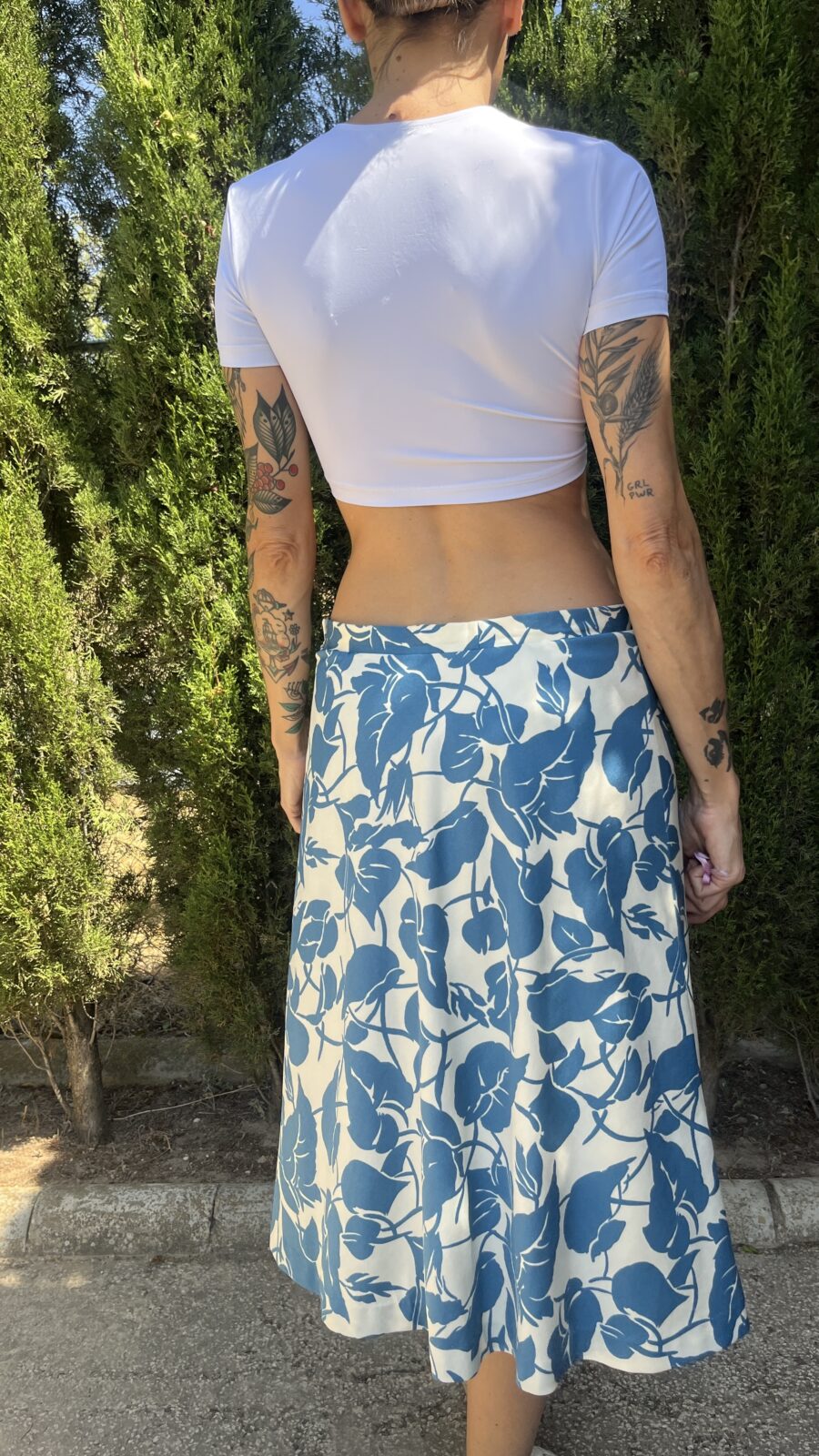 Falda Vintage Años 70 con Estampado Floral Azul y Forro Interior - Imagen 7