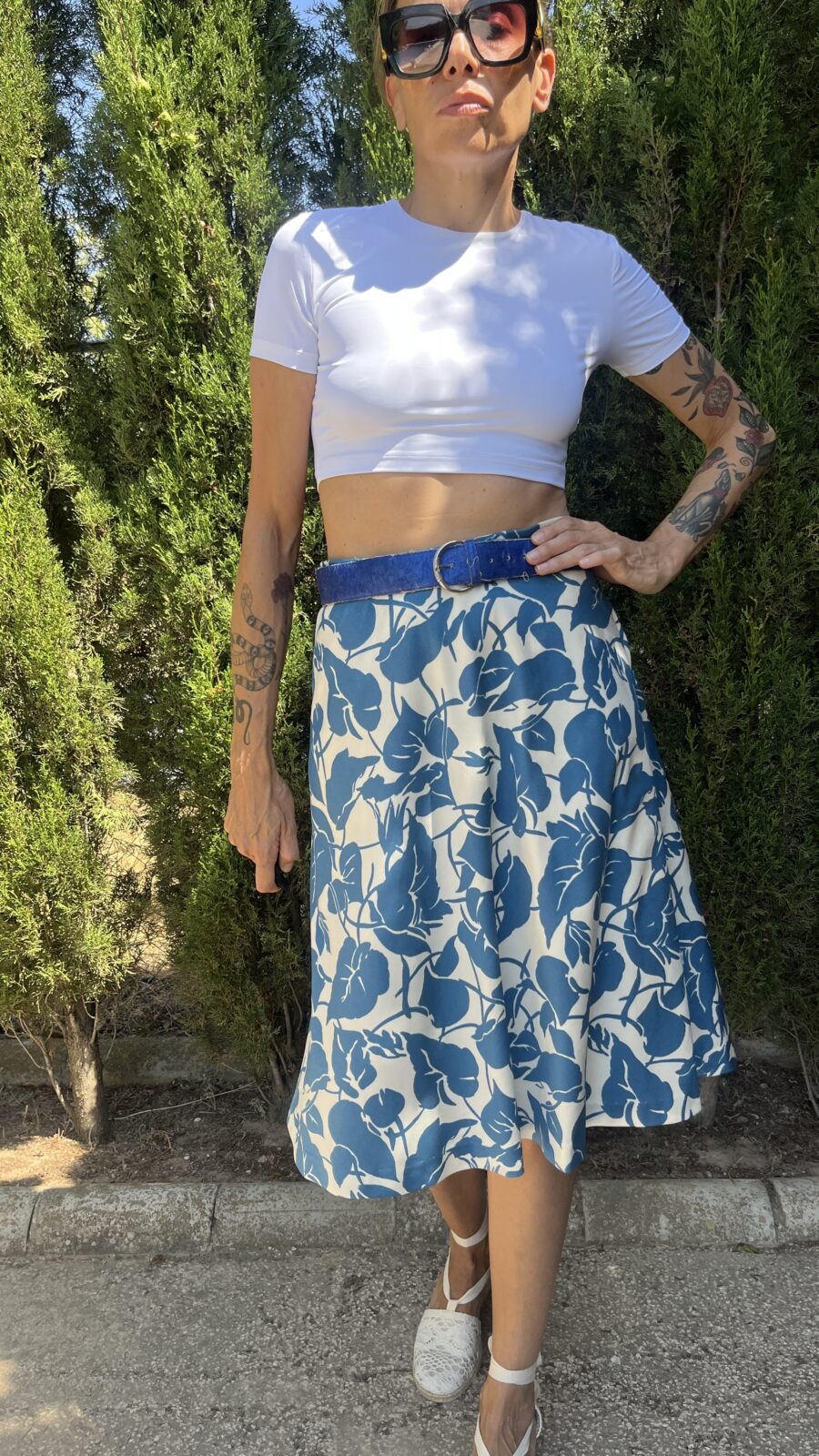 Falda Vintage Años 70 con Estampado Floral Azul y Forro Interior