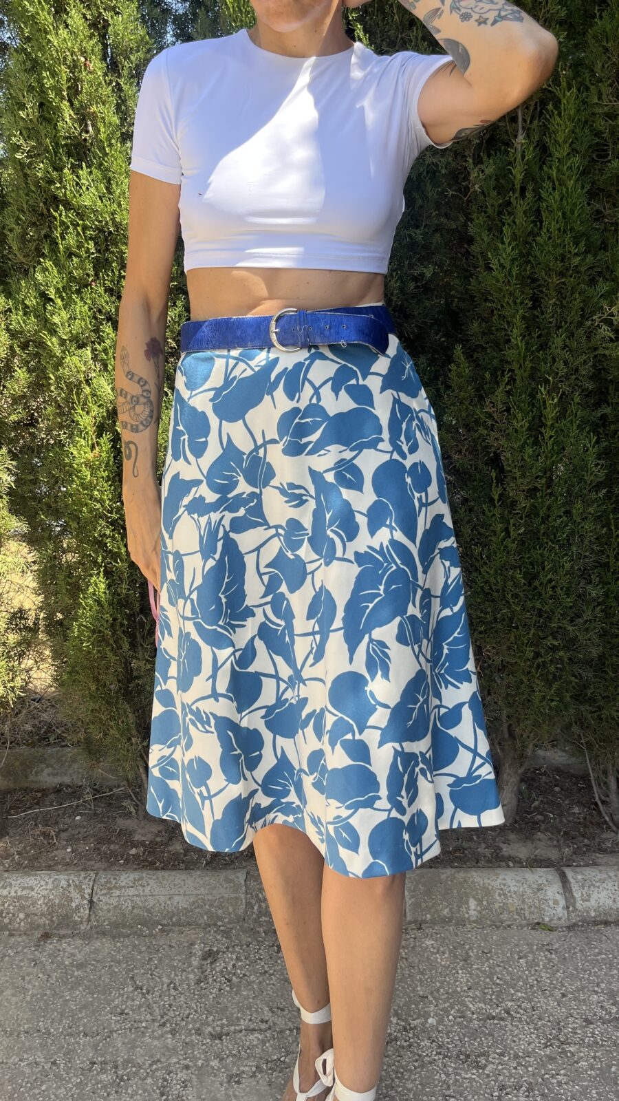 Falda Vintage Años 70 con Estampado Floral Azul y Forro Interior - Imagen 3