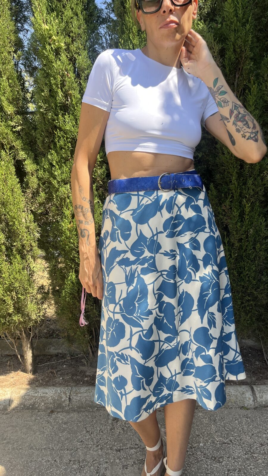 Falda Vintage Años 70 con Estampado Floral Azul y Forro Interior - Imagen 2