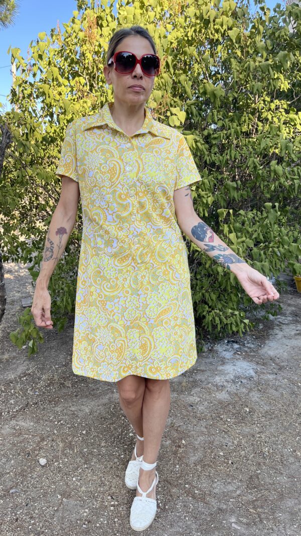 Vestido Vintage Años 60 con Estampado Psicodélico y Forro Interior