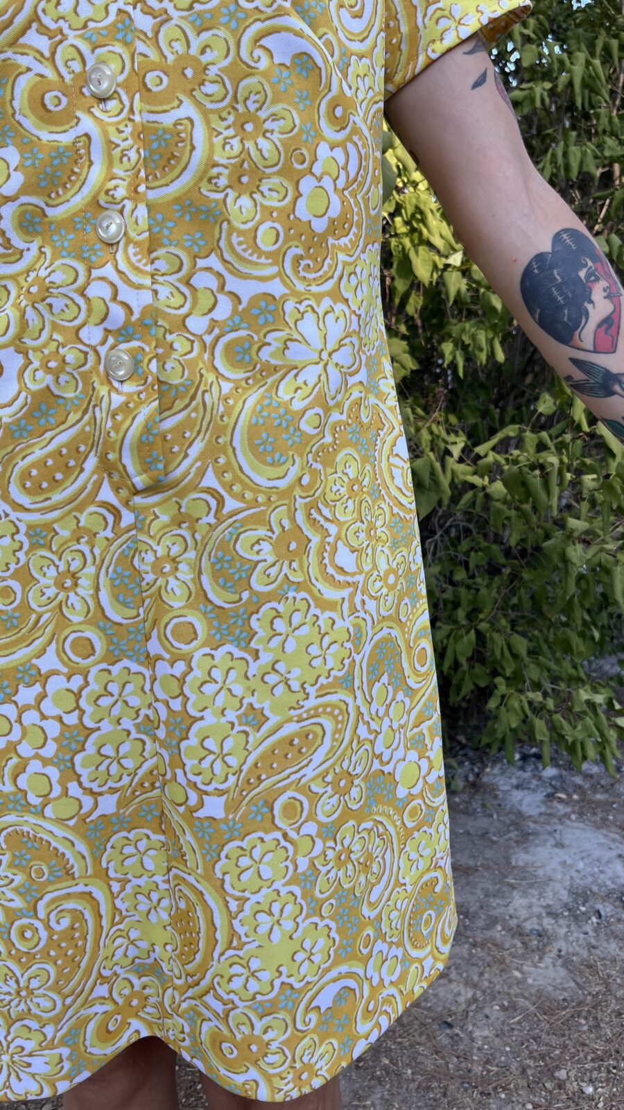 Vestido Vintage Años 60 con Estampado Psicodélico y Forro Interior - Imagen 9