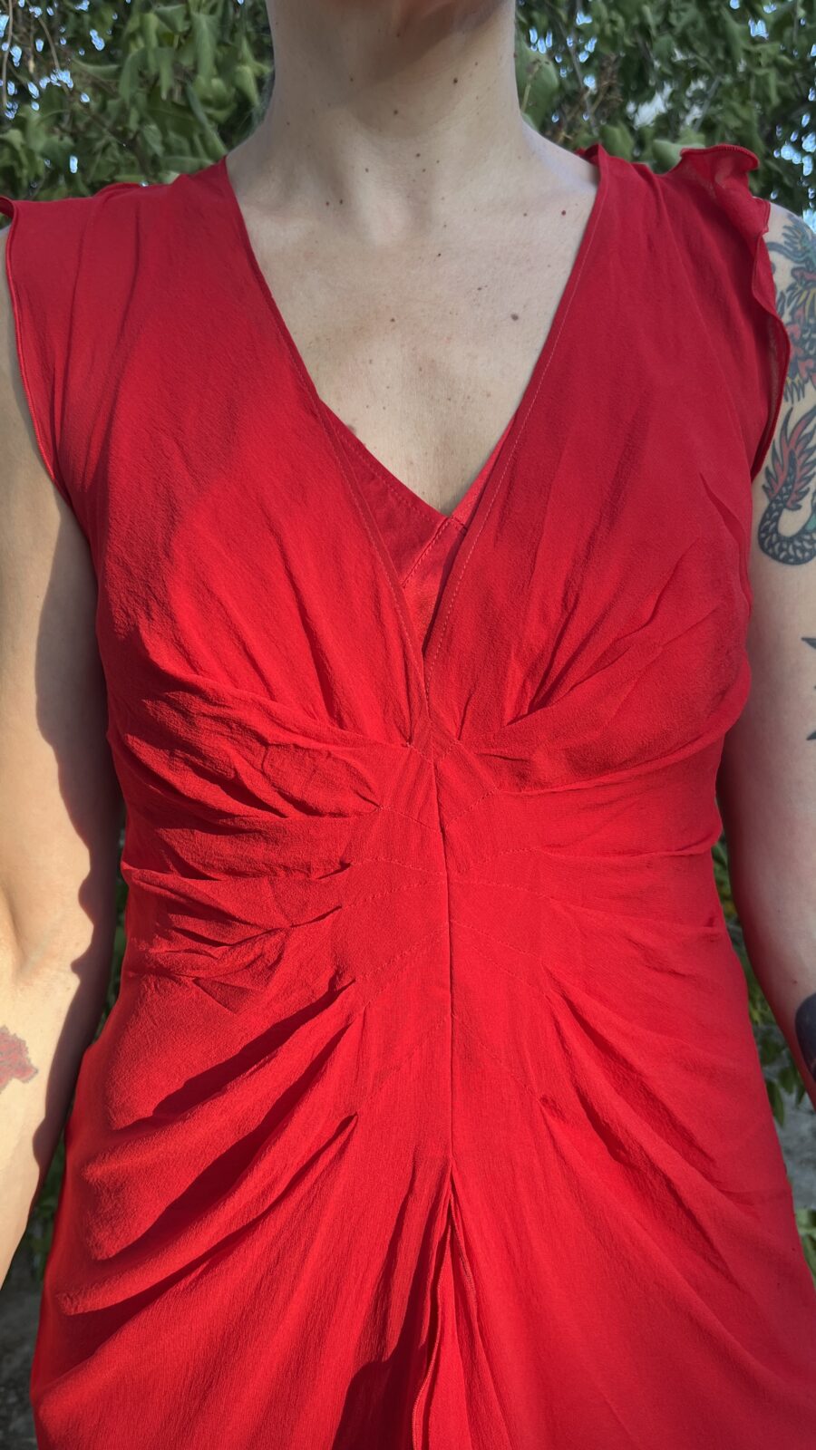 Vestido de Seda Natural Moskada Deluxe en Rojo Intenso (años 2000) - Imagen 2