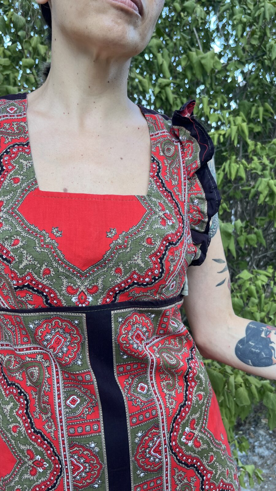 Vestido Vintage Años 70 en Algodón con Estampado Cachemir y Falda en Contraste - Imagen 2