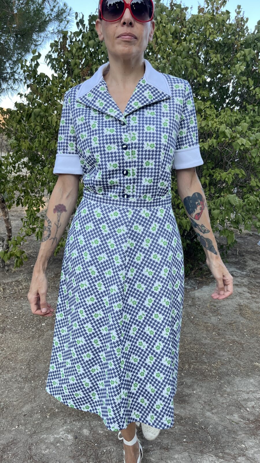 Conjunto Vintage Años 60 de Chaqueta y Falda con Estampado de Pata de Gallo Floral - Imagen 5