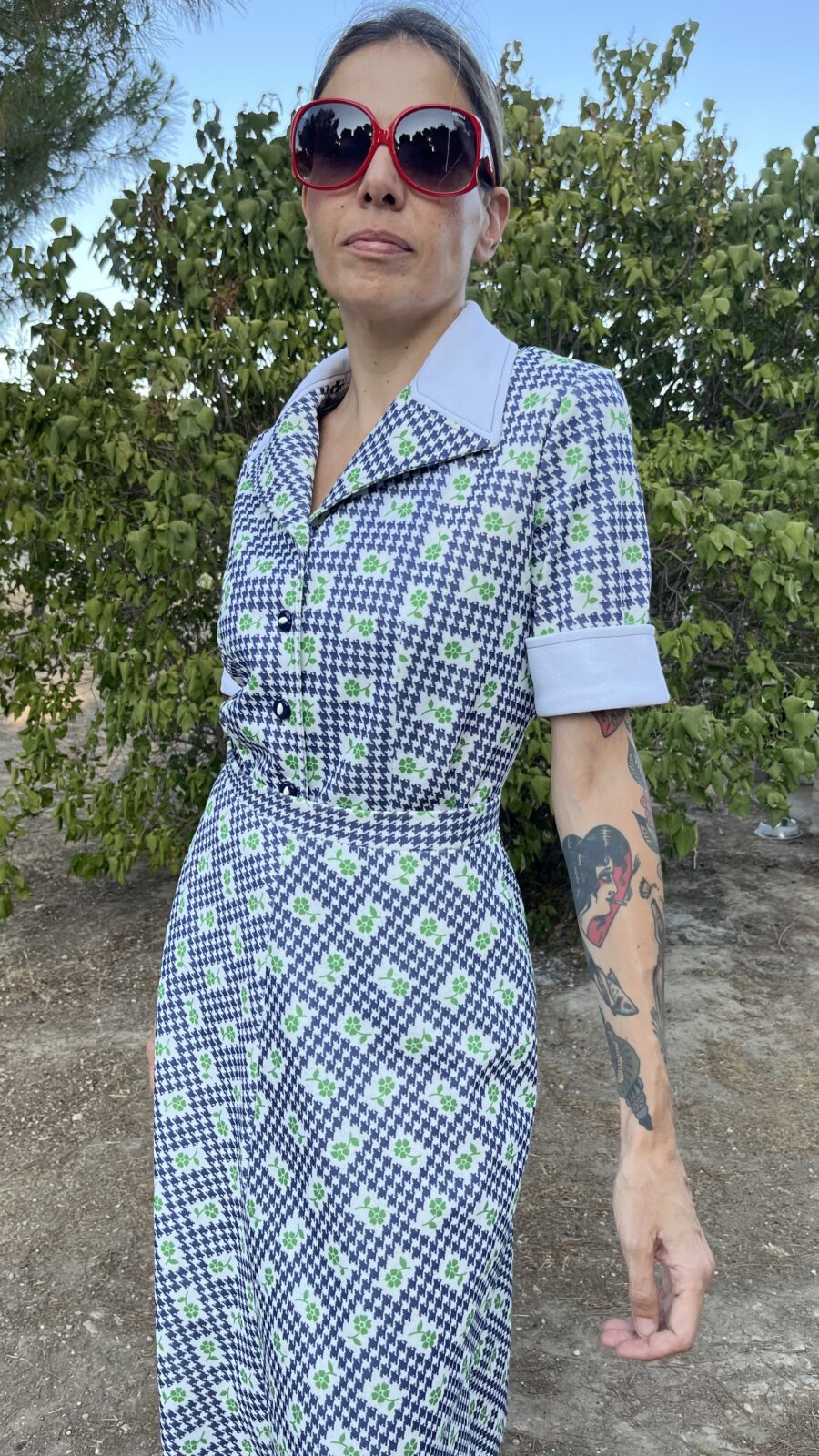 Conjunto Vintage Años 60 de Chaqueta y Falda con Estampado de Pata de Gallo Floral - Imagen 4