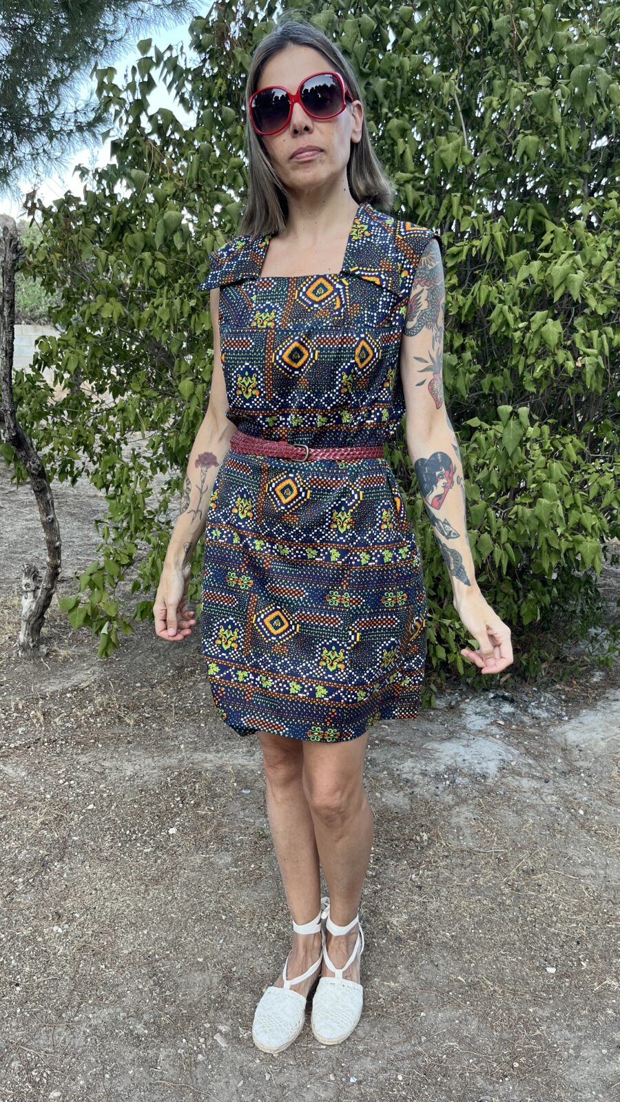 Vestido Vintage años 60 Handmade con Estampado Geométrico y Cuello Oversize - Imagen 3