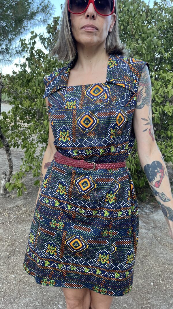 Vestido Vintage años 60 Handmade con Estampado Geométrico y Cuello Oversize