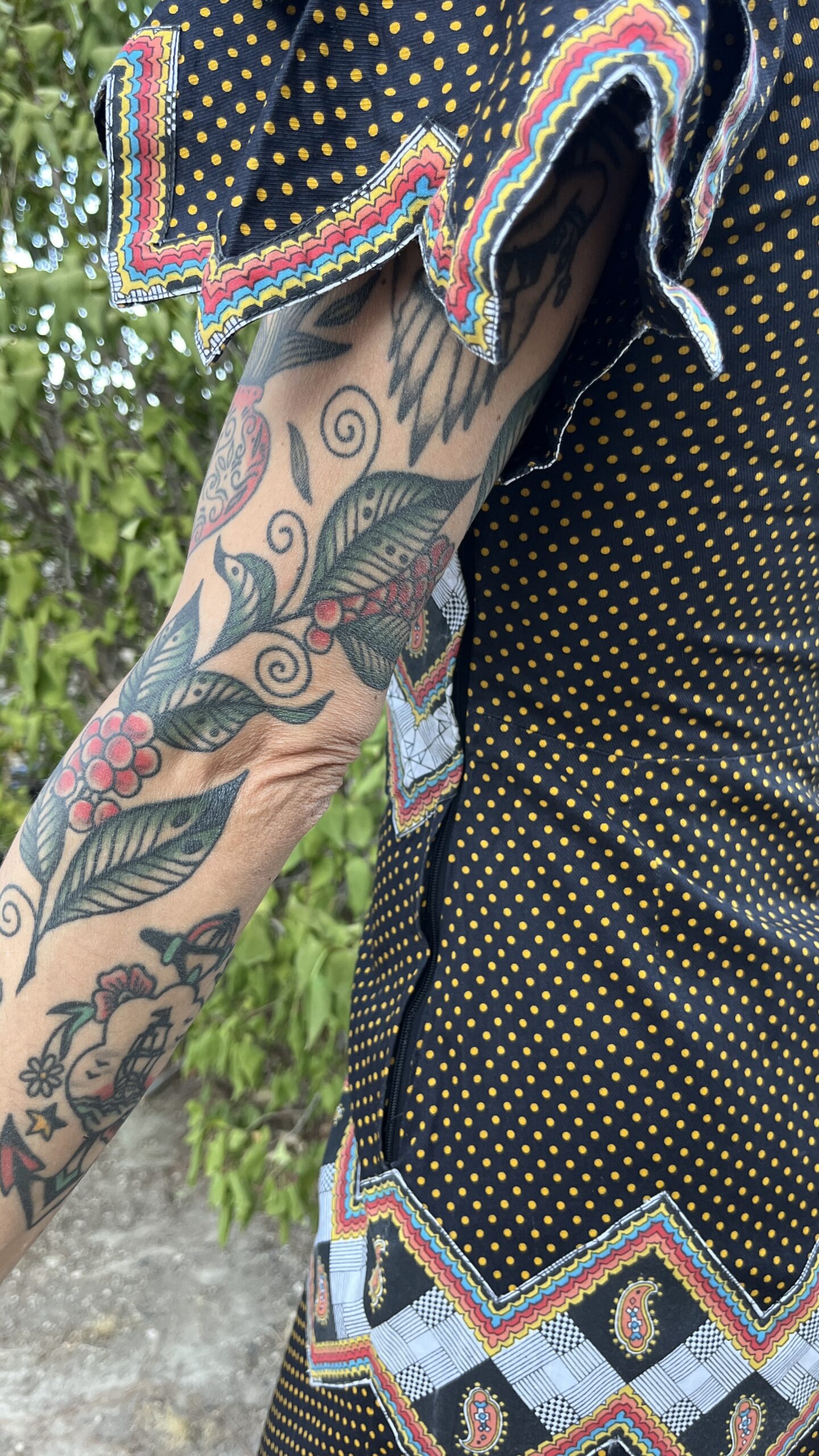 Vestido Vintage Años 70 de Algodón Estampado con Volantes Geométricos - Imagen 6