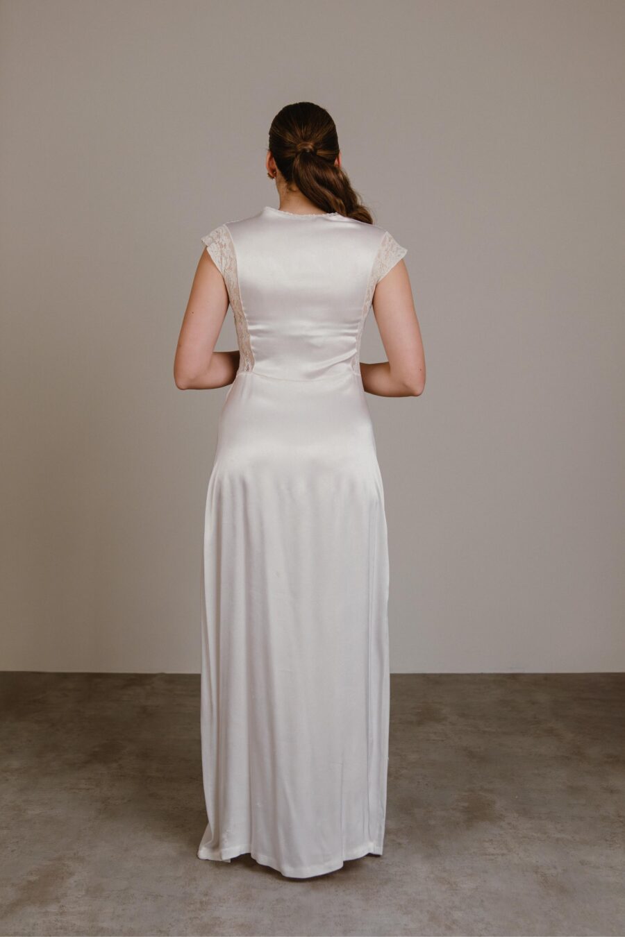 Vestido lencero de principios del siglo XX en raso de seda con encaje de algodón "Benilde" - Imagen 4