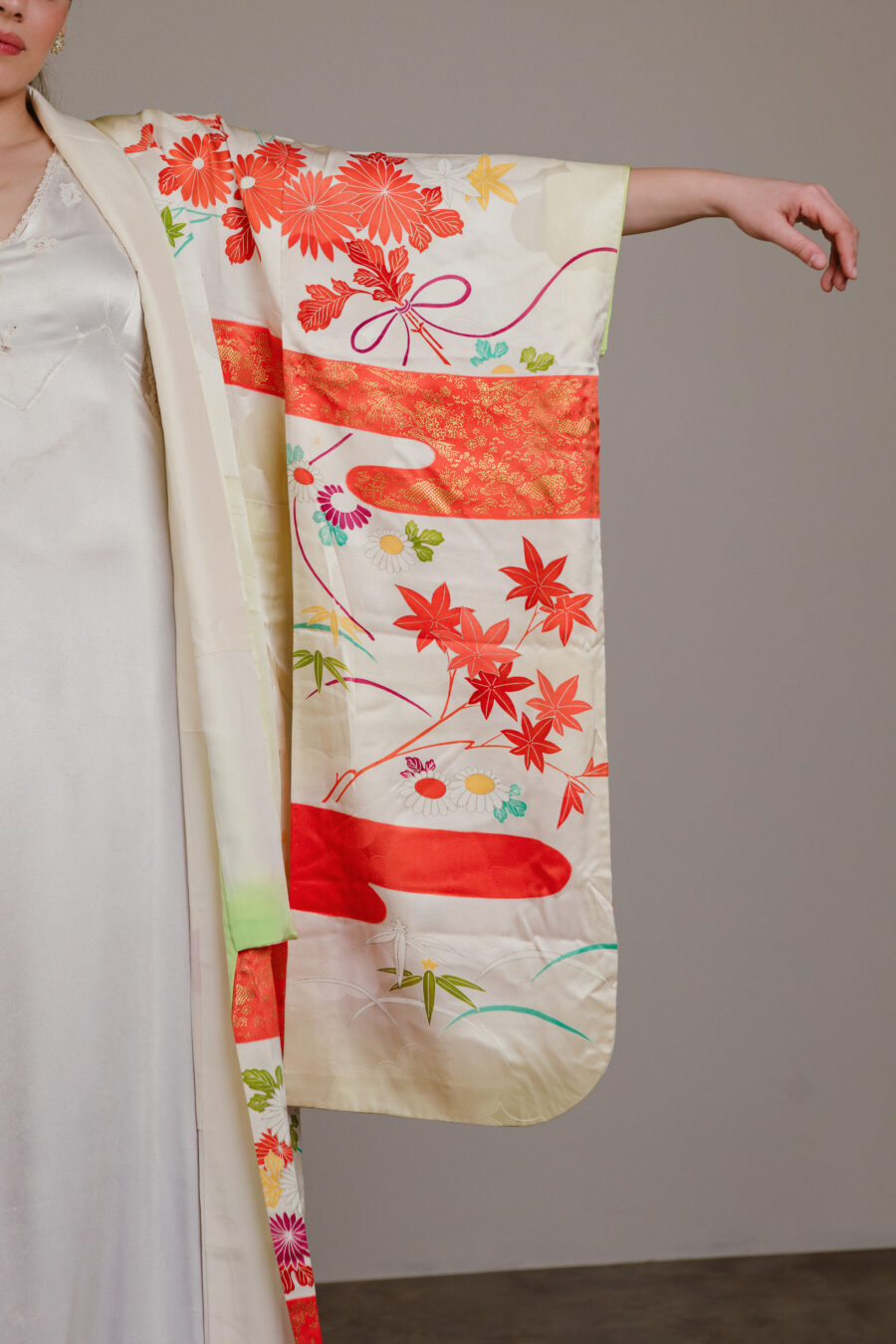 Kimono Furisode Japonés Vintage de Seda “Mizuki” – Años 80 - Imagen 6