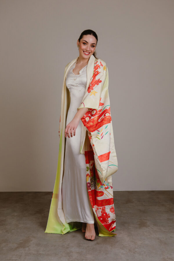 Kimono Japonés Vintage de Seda “Mizuki” – Años 80