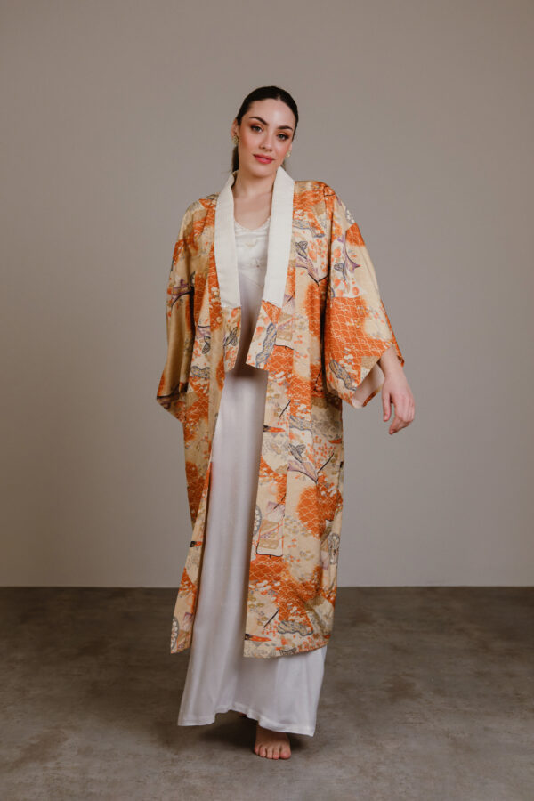 Juban Japonés Vintage de Seda “Akari” – Estampado de Sensu y Carrozas Heian
