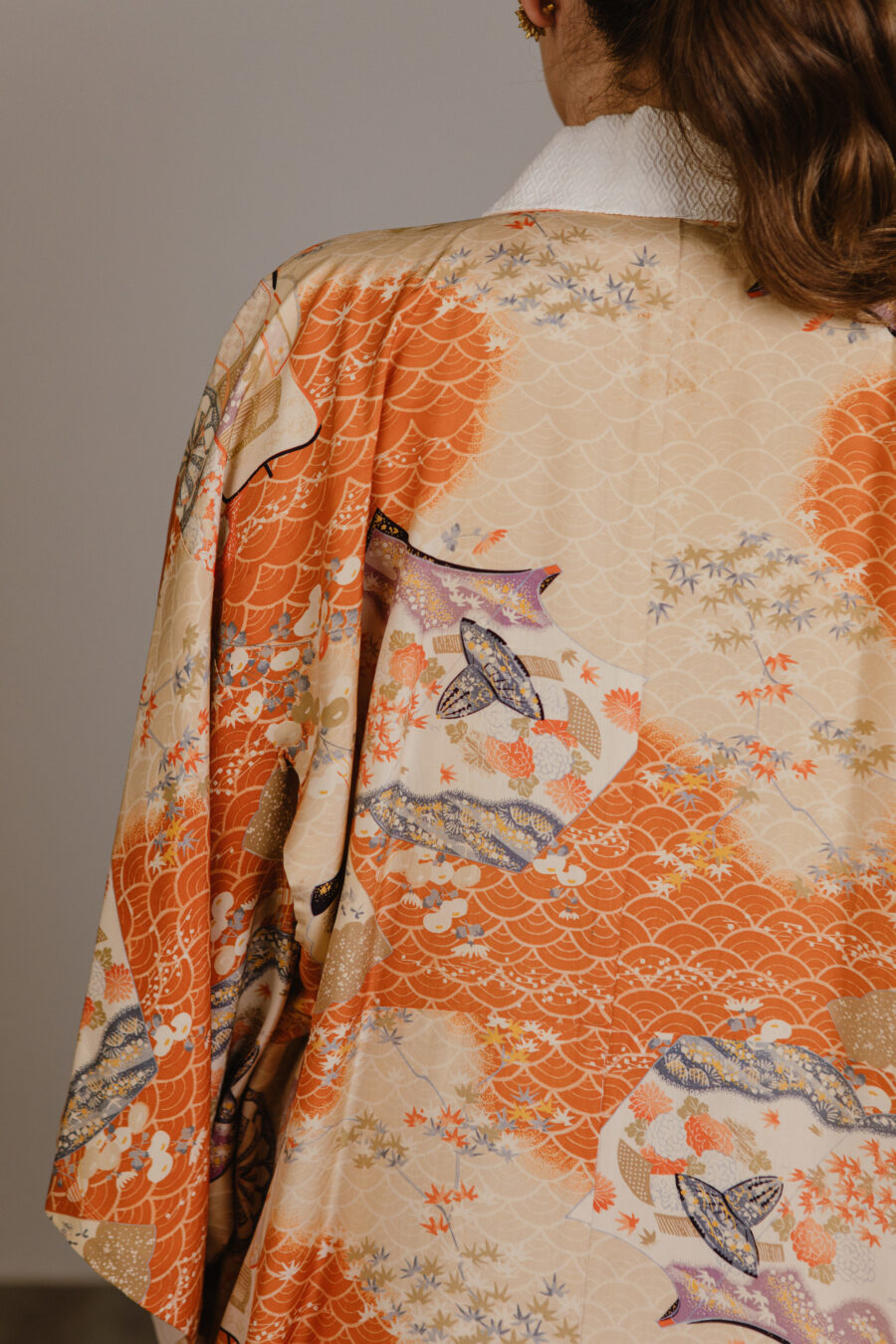 Juban Japonés años 50 de Seda “Akari” – Estampado de Sensu y Carrozas Heian - Imagen 6