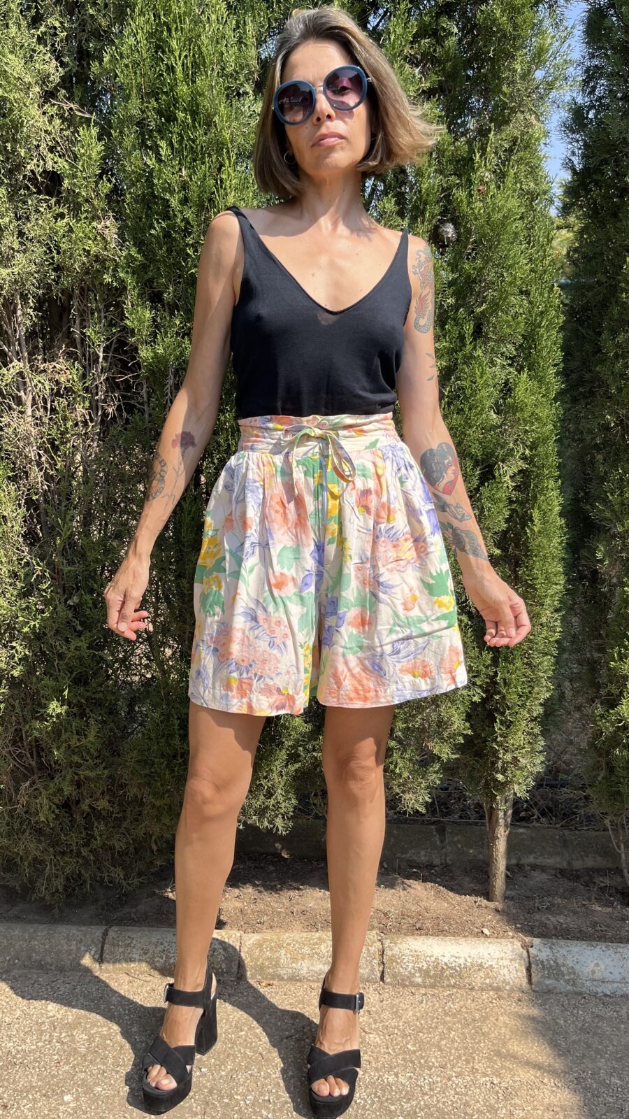 Bermudas Vintage Años 80 con Estampado Floral Acuarela - Imagen 6