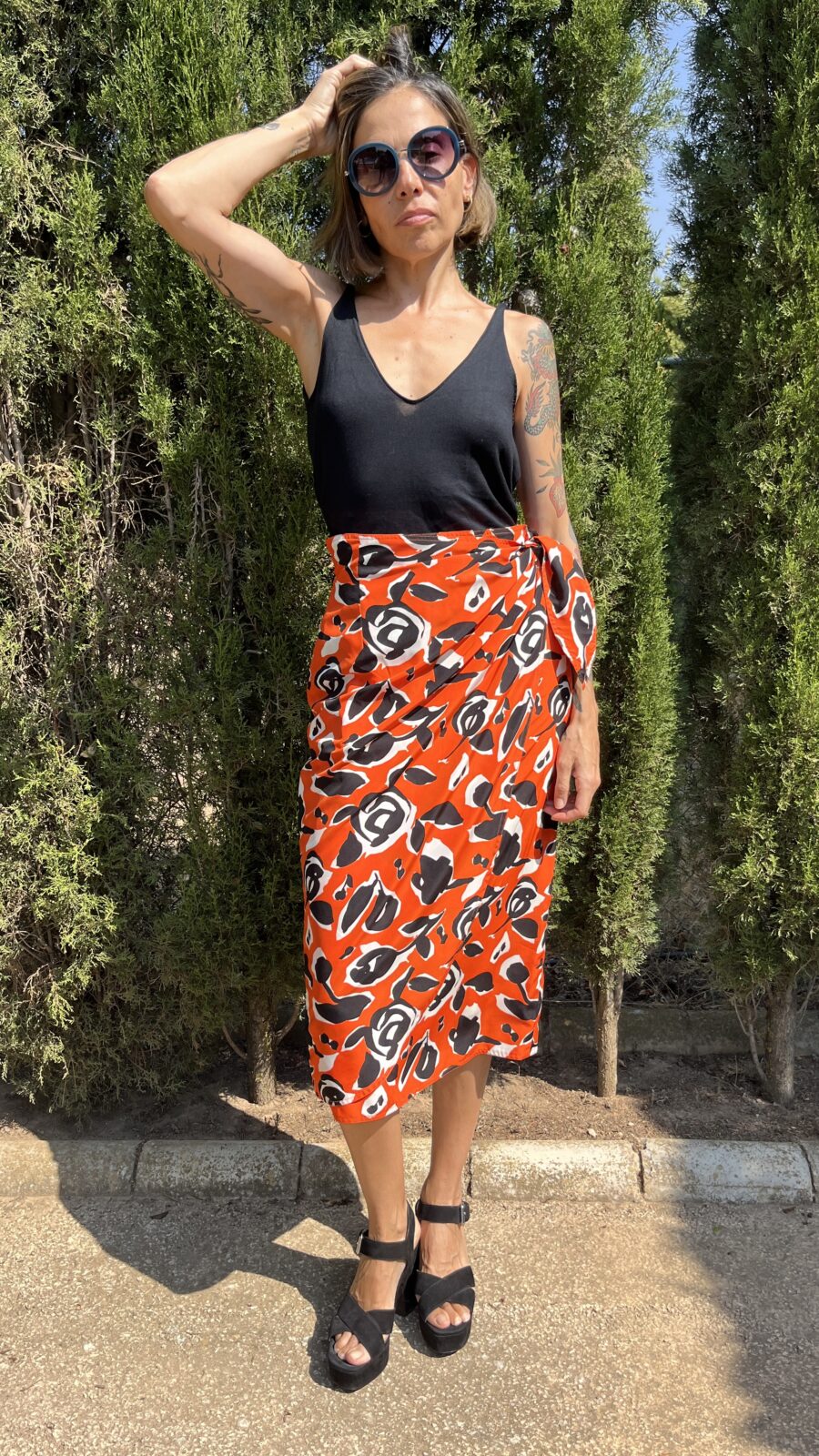 Falda Midi Vintage de Poliéster con Estampado Abstracto – Inglaterra, Años 90 - Imagen 7