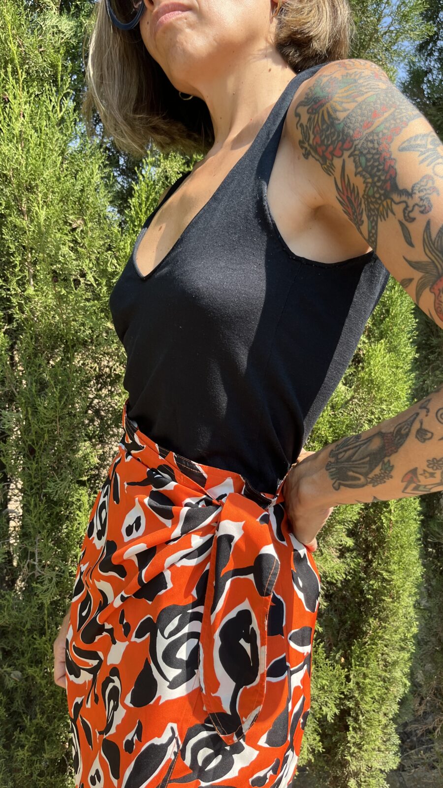 Falda Midi Vintage de Poliéster con Estampado Abstracto – Inglaterra, Años 90 - Imagen 6