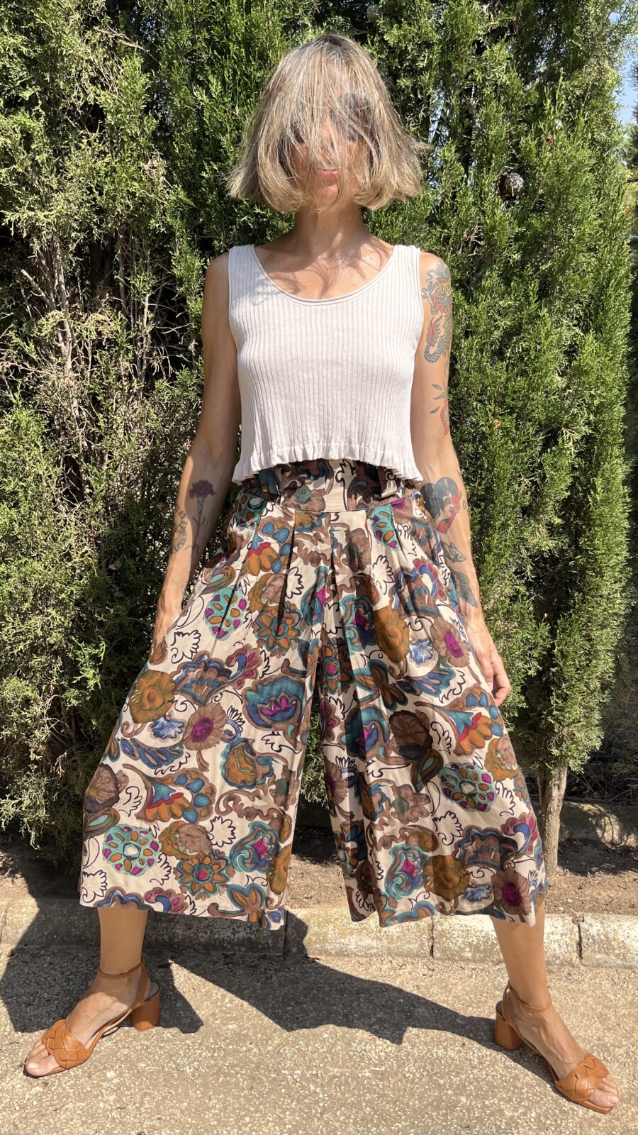 Falda Pantalón Años 80 en Algodón y Viscosa con Estampado Floral Abstracto - Imagen 3
