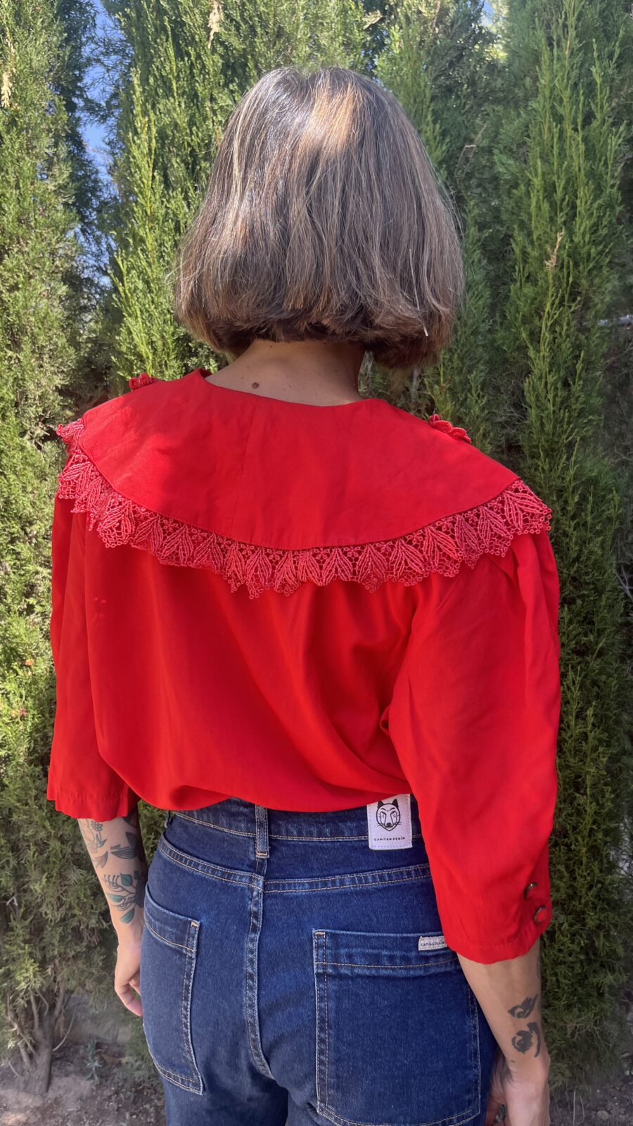 Camisa vintage roja con gran cuello babydoll y encaje años 80 - Imagen 5