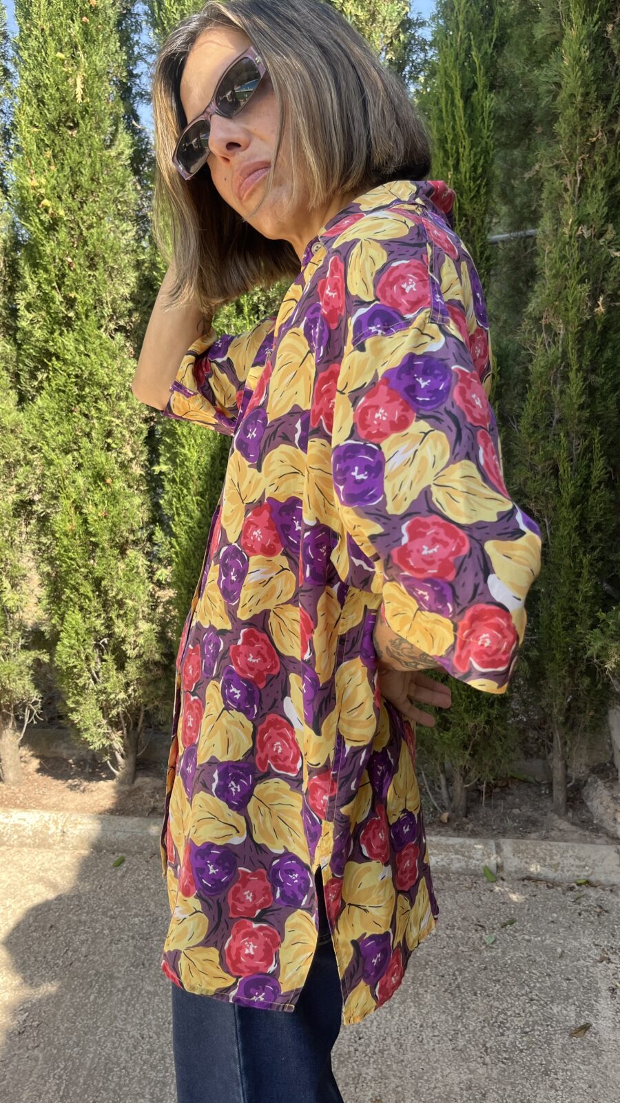 Camisa de seda estampada floral multicolor con aberturas laterales años 90 - Imagen 3
