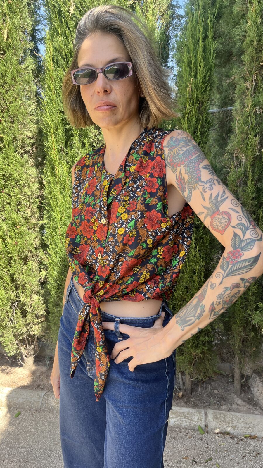 Blusa sin mangas en rayón estampado folk con nudo delantero años 90 - Imagen 4