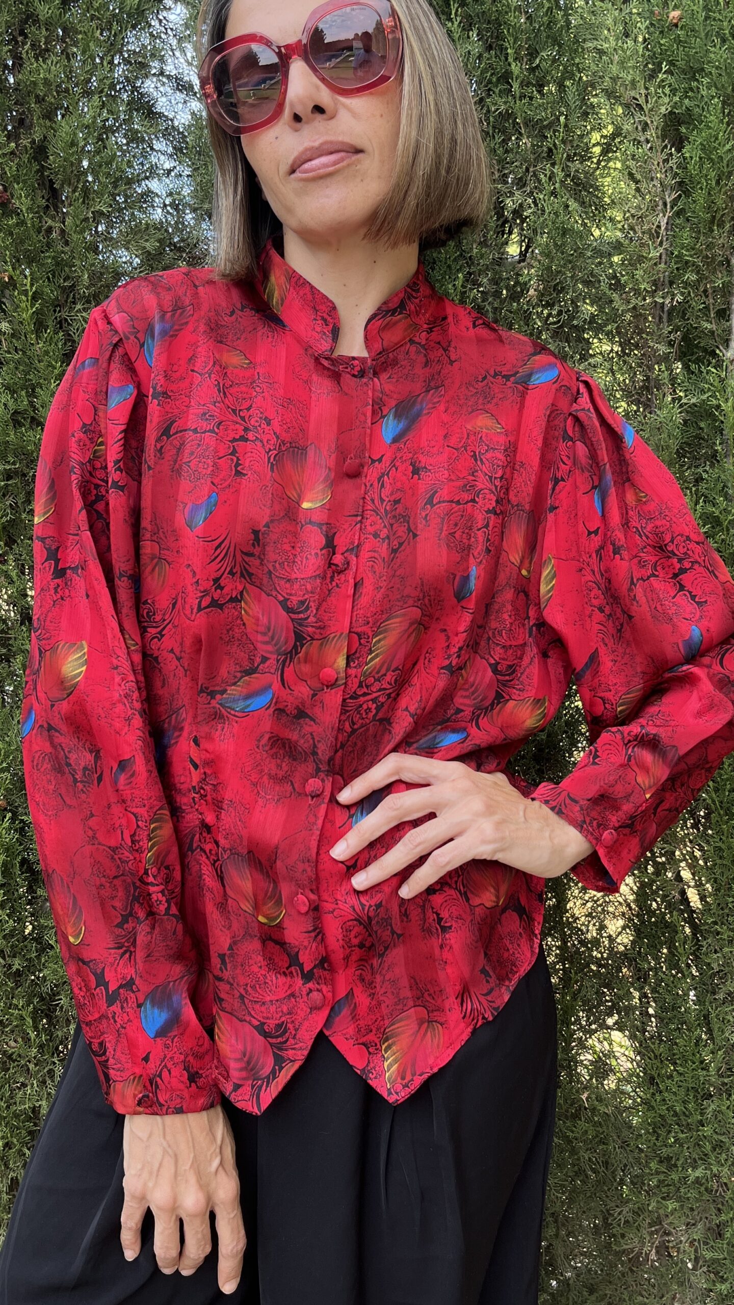 Camisa vintage 80s roja con cuello mao - Imagen 8