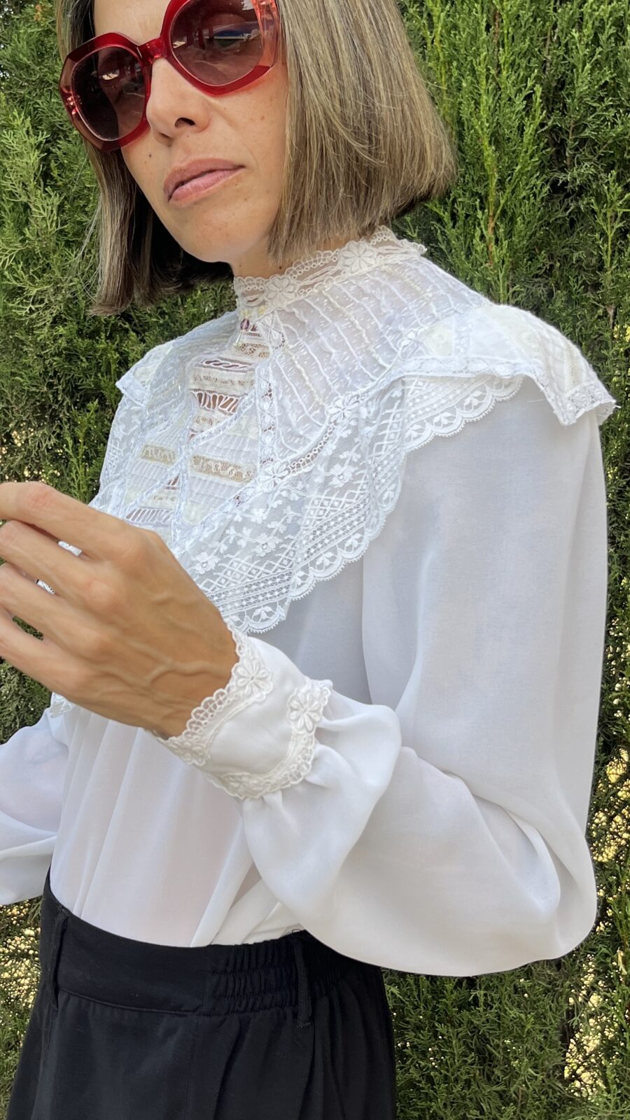 Camisa blanca con encaje artesanal 70s/80s - Imagen 4