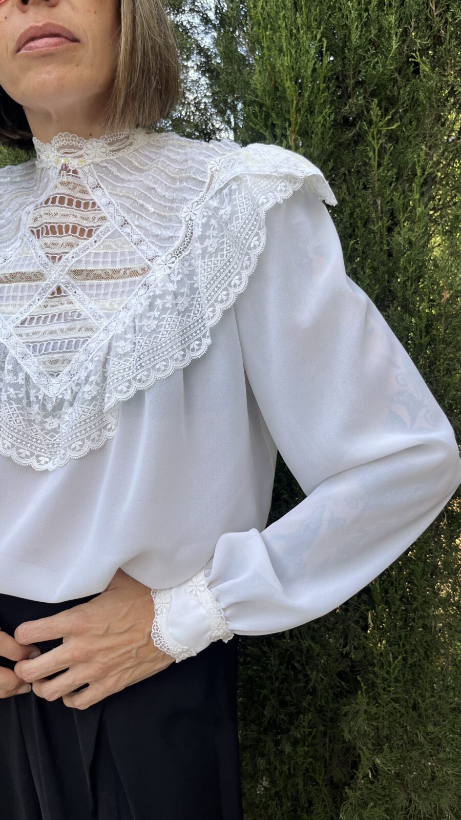 Camisa blanca con encaje artesanal 70s/80s - Imagen 3
