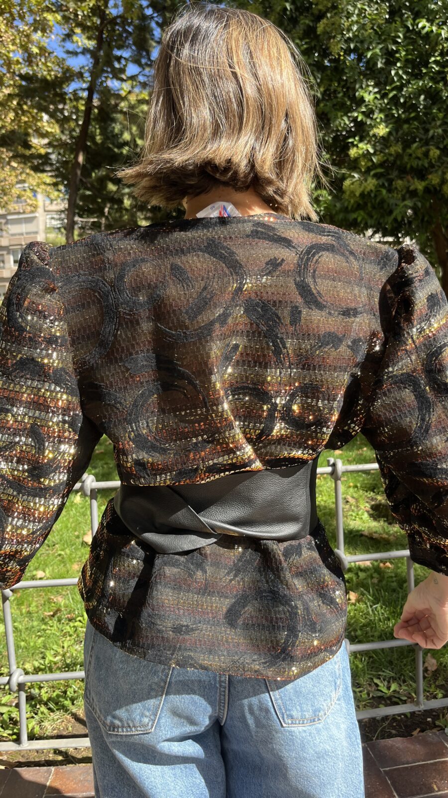Blusa vintage años 80 en devoré negro con lúrex y manga abullonada - Imagen 5