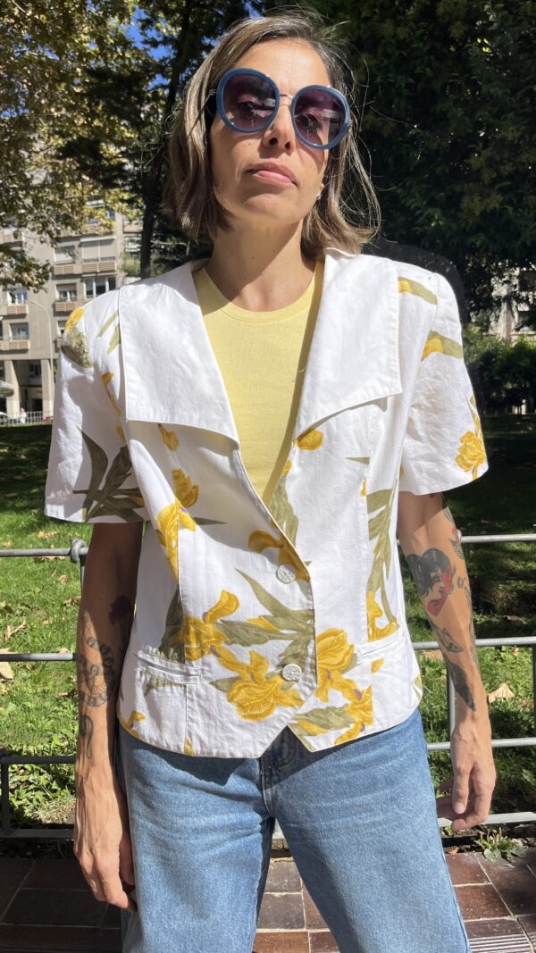 Chaqueta corta en algodón y fibrana con gran solapa años 80