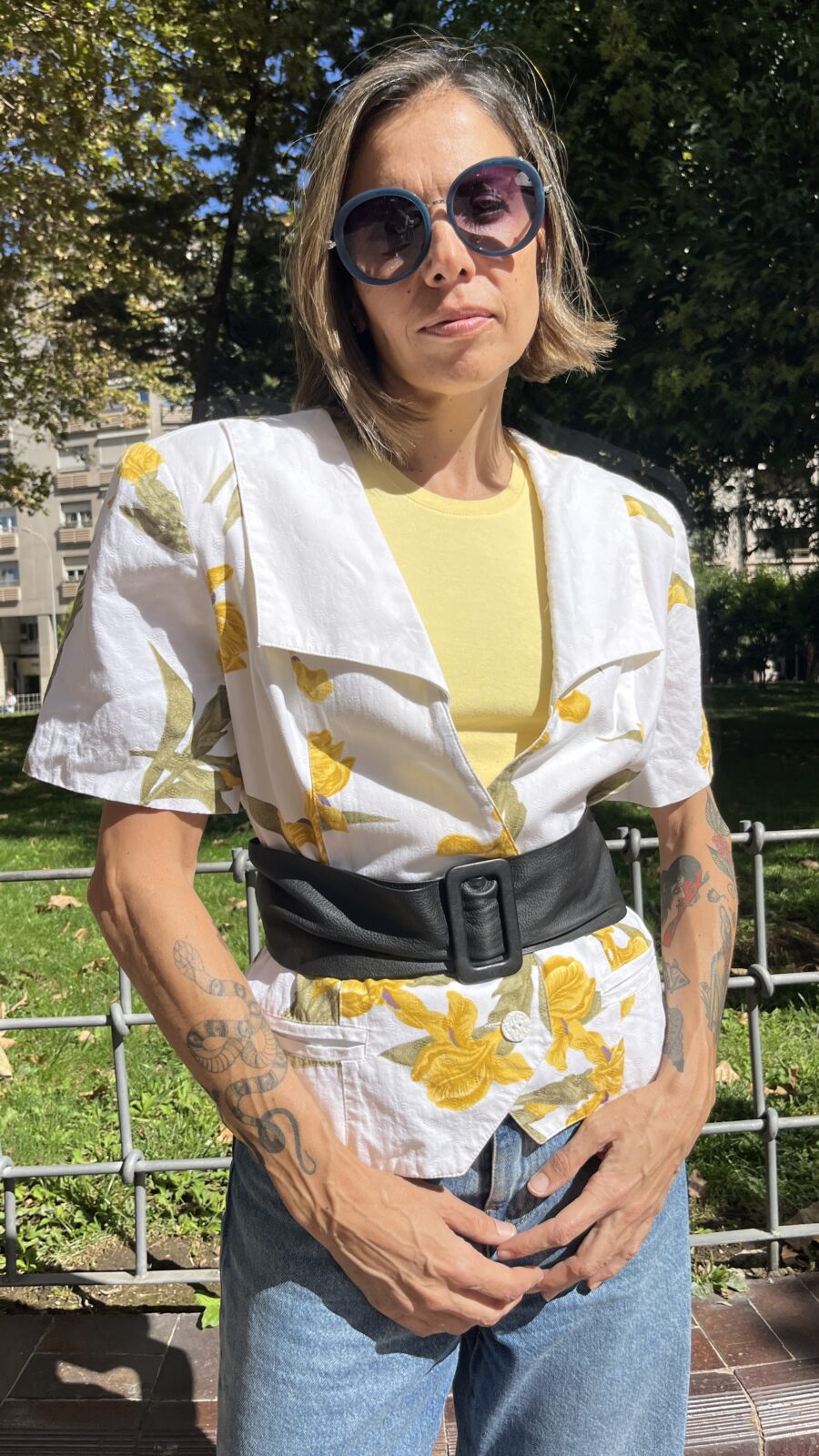 Chaqueta corta en algodón y fibrana con gran solapa años 80 - Imagen 13