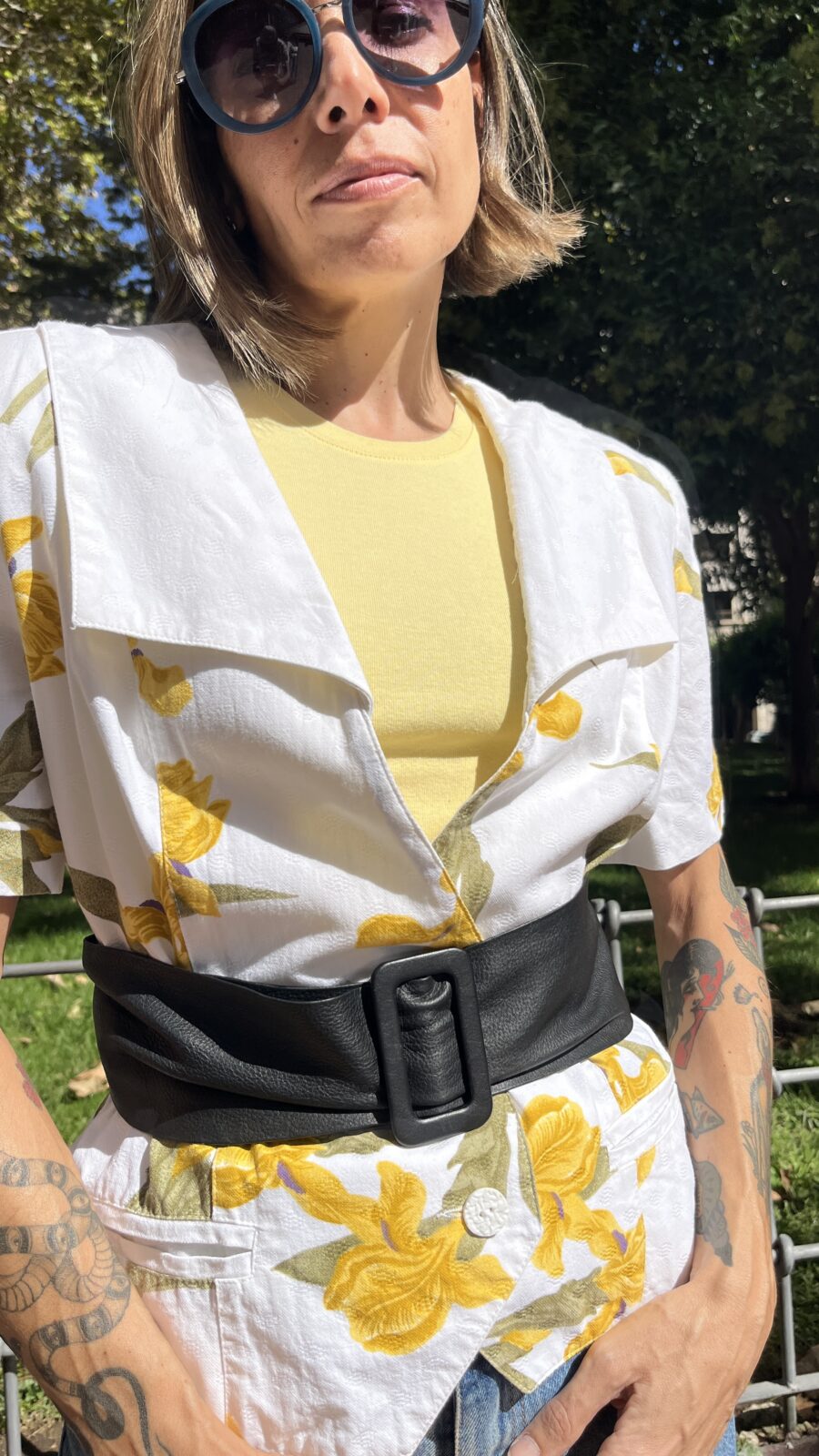 Chaqueta corta en algodón y fibrana con gran solapa años 80 - Imagen 11