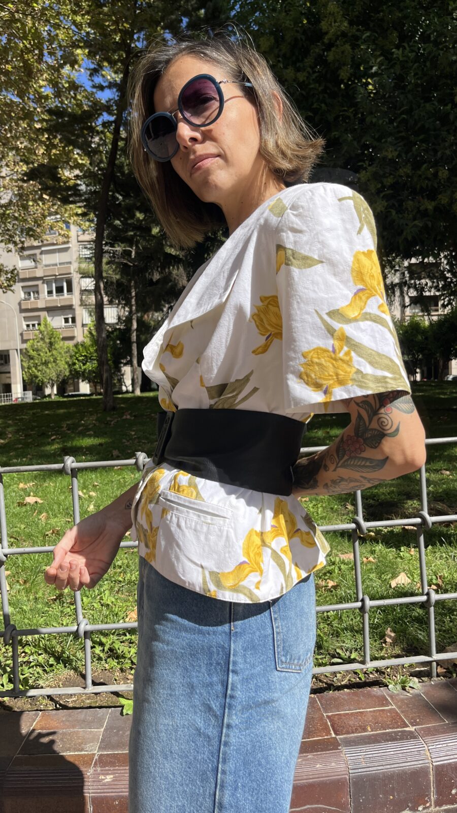 Chaqueta corta en algodón y fibrana con gran solapa años 80 - Imagen 8