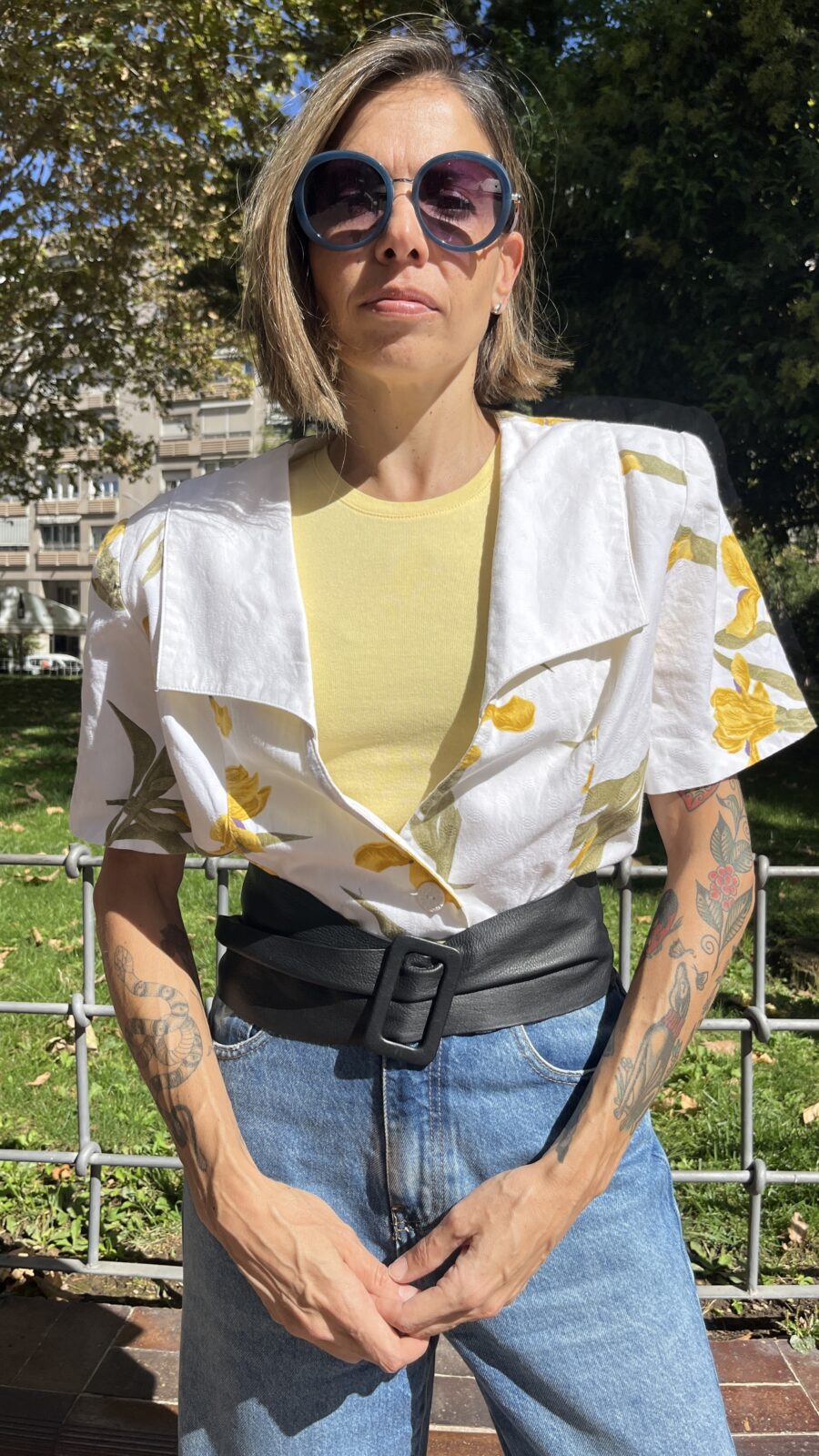 Chaqueta corta en algodón y fibrana con gran solapa años 80 - Imagen 2